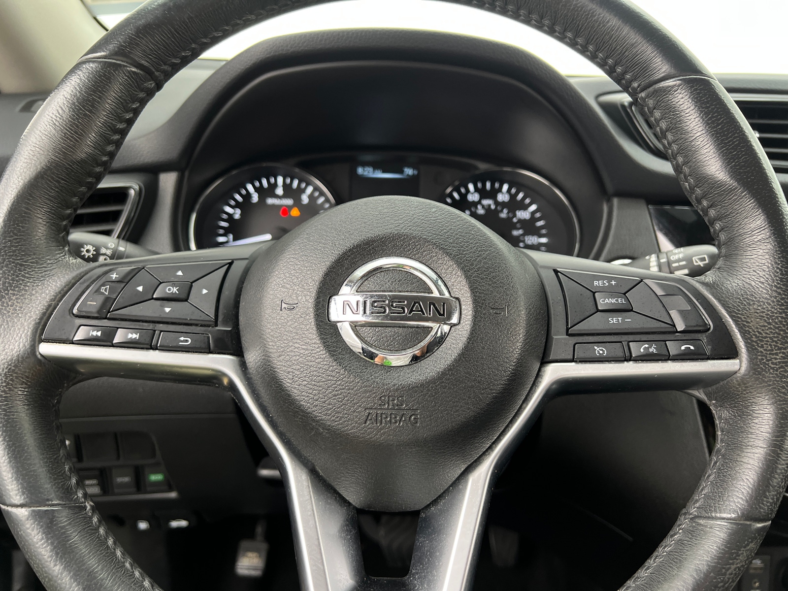 Thumbnail: 2017 Nissan Rogue - 5