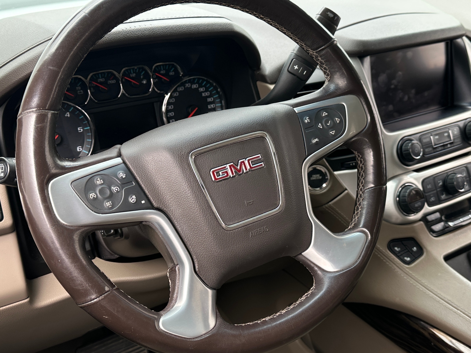 Thumbnail: 2019 GMC Yukon XL - 4
