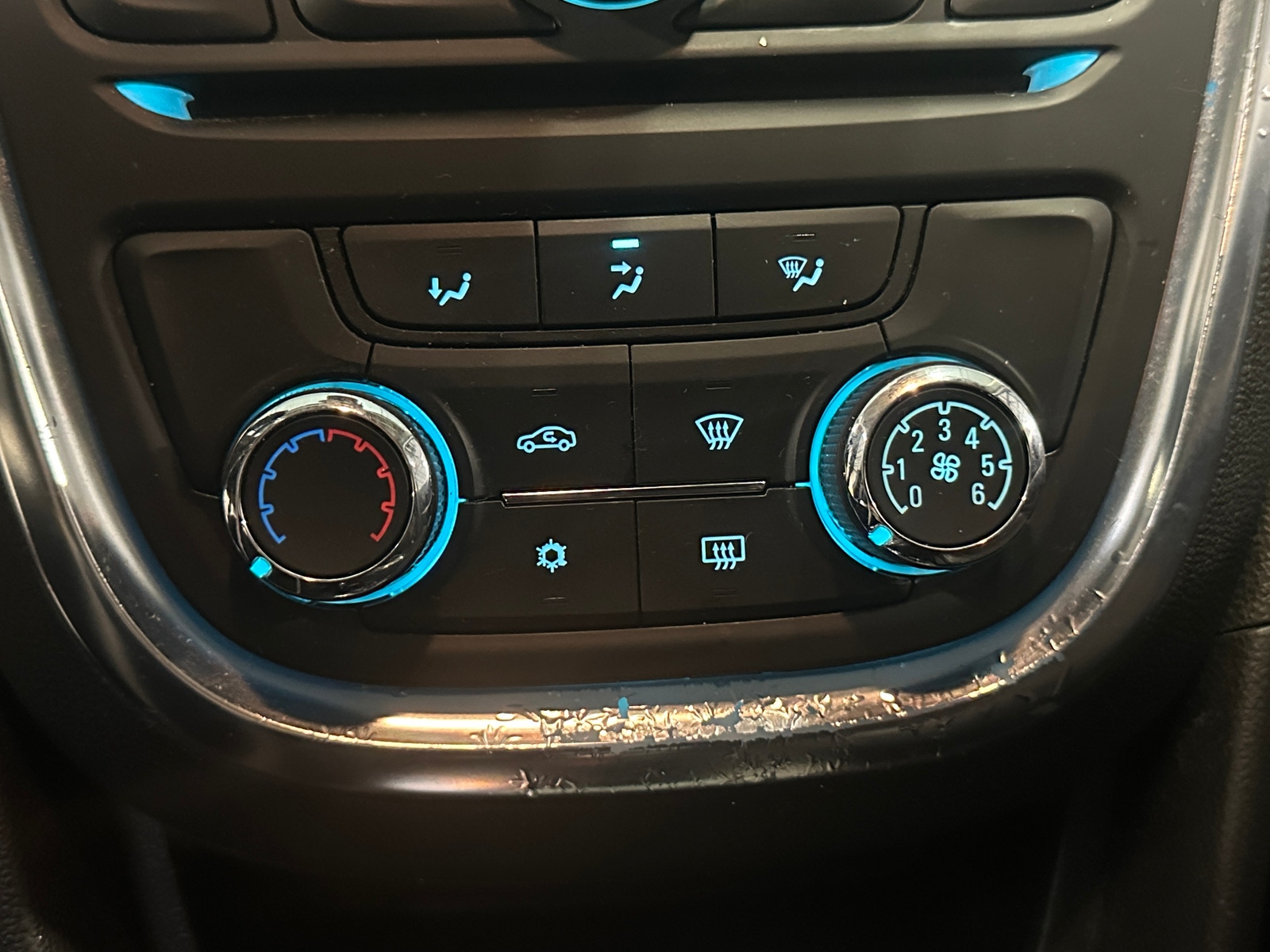 Thumbnail: 2015 Buick Encore - 4