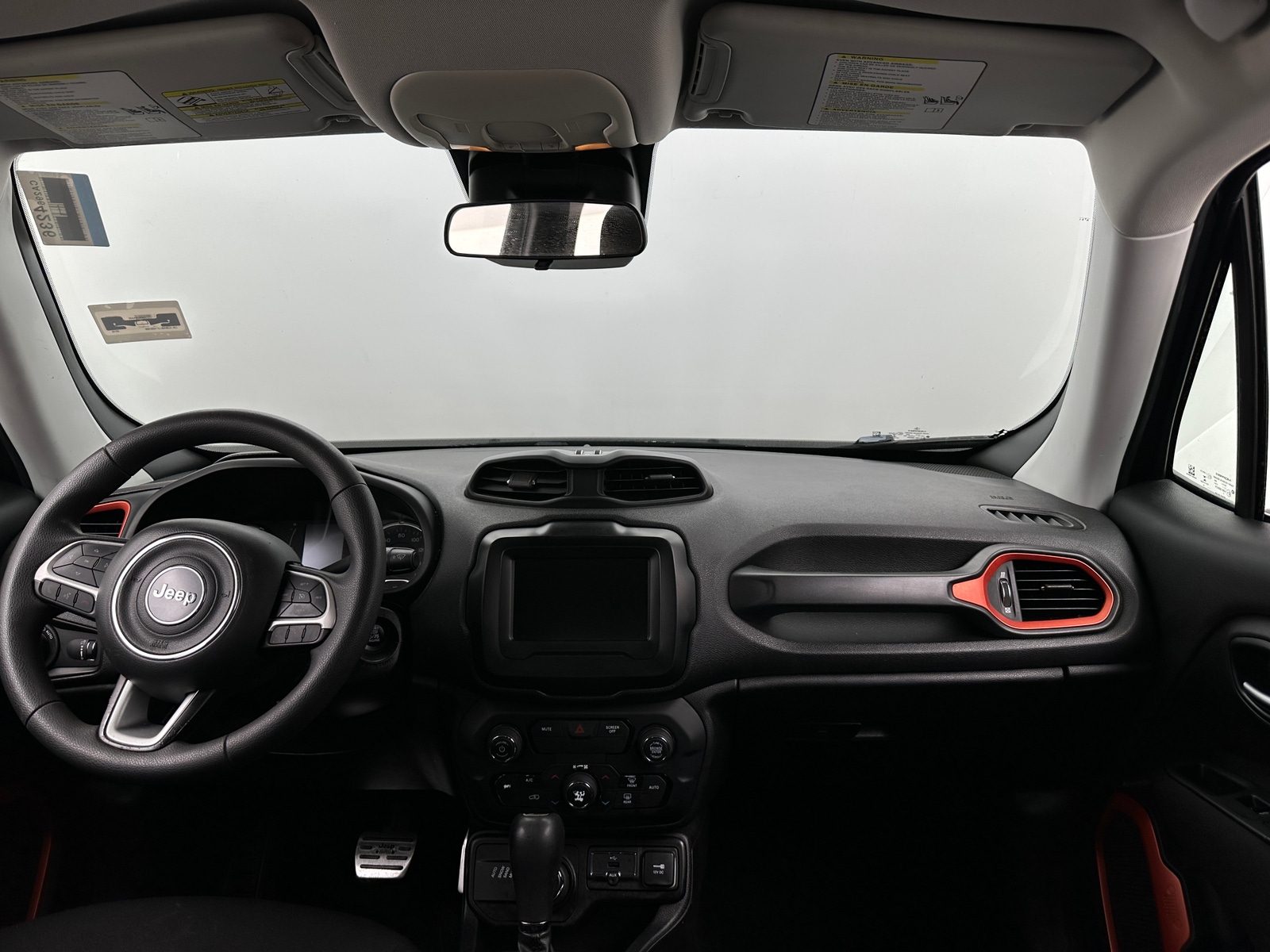 Thumbnail: 2018 Jeep Renegade - 3