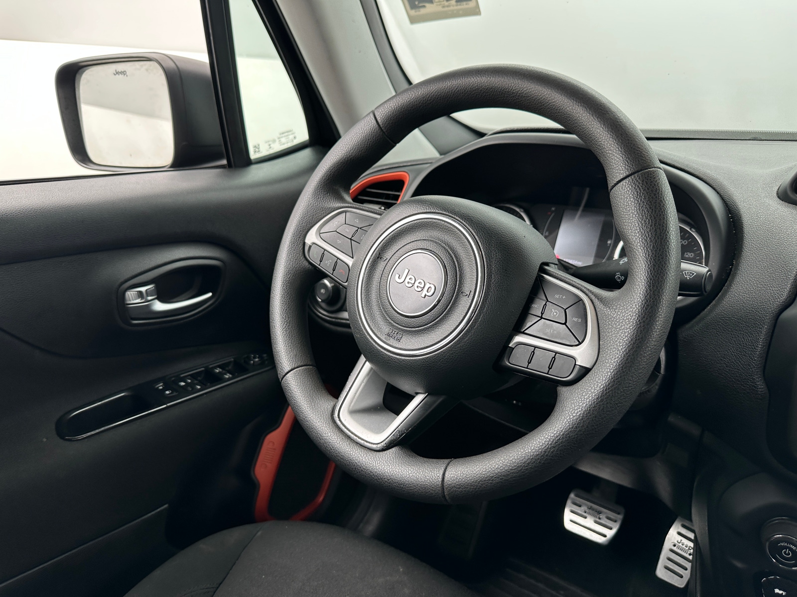 Thumbnail: 2018 Jeep Renegade - 5