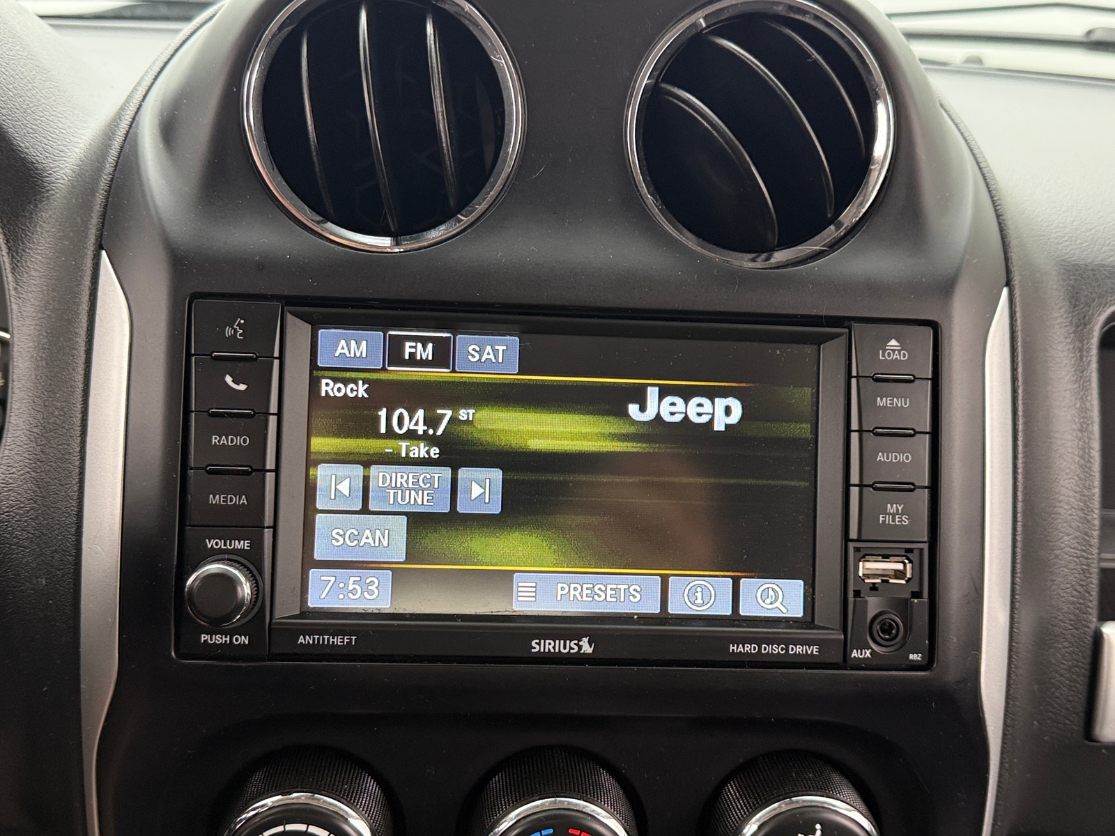 Thumbnail: 2016 Jeep Compass - 4