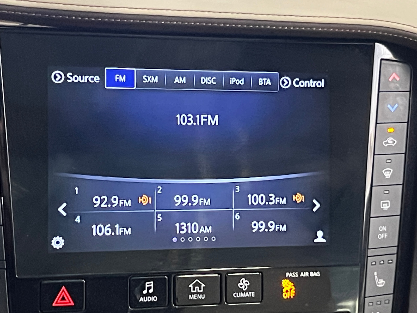 Thumbnail: 2019 INFINITI QX50 - 3