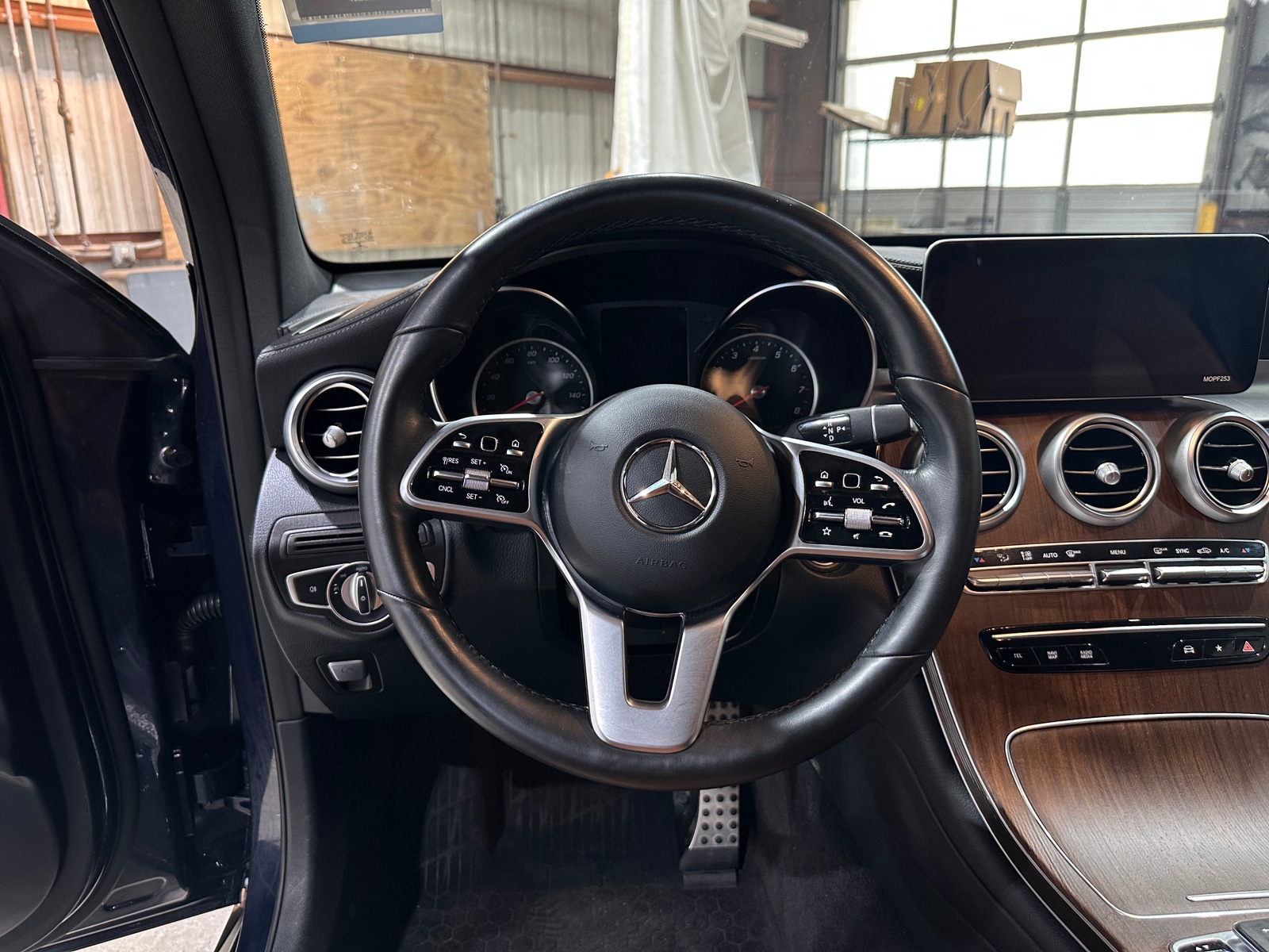 Thumbnail: 2022 Mercedes-Benz GLC - 4