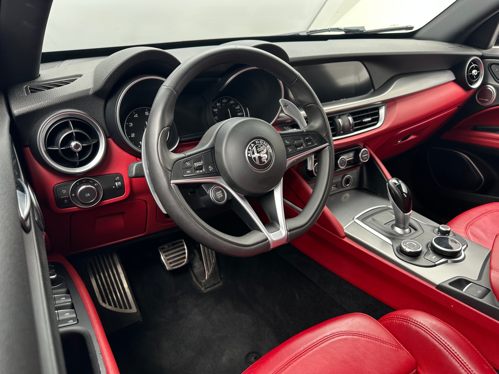 Thumbnail: 2019 Alfa Romeo Stelvio - 2