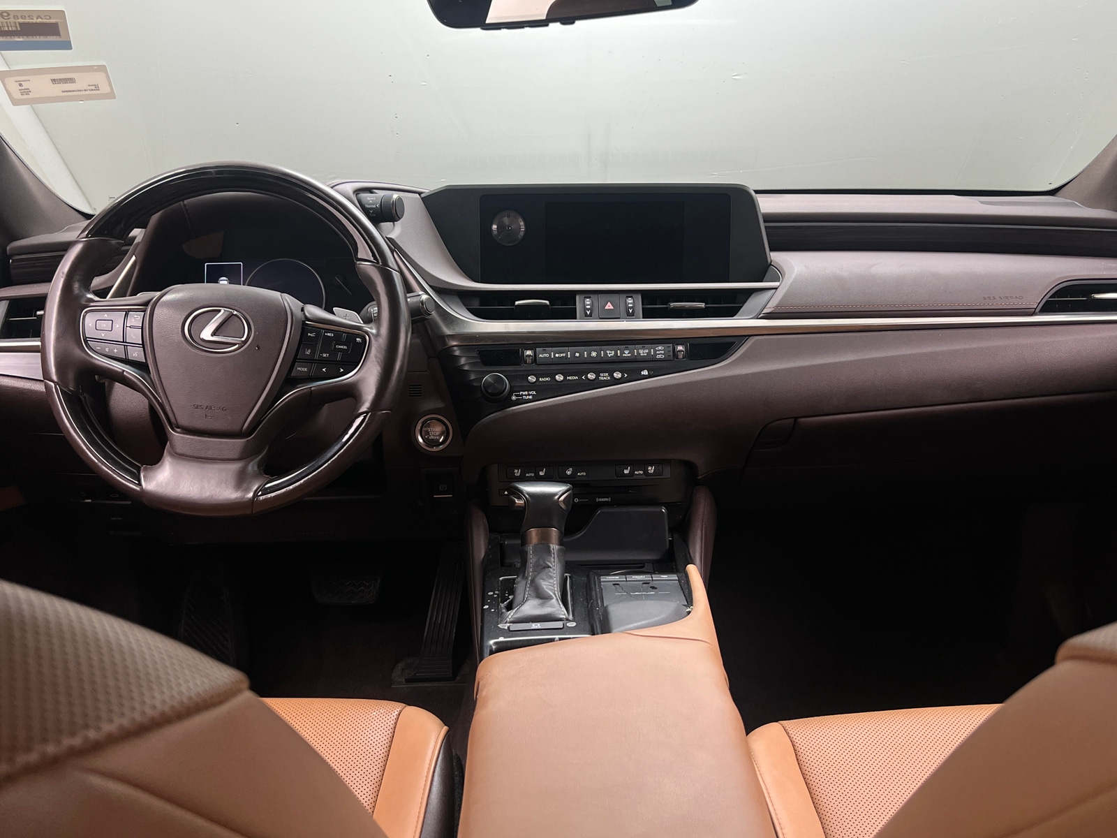 Thumbnail: 2019 Lexus ES - 3