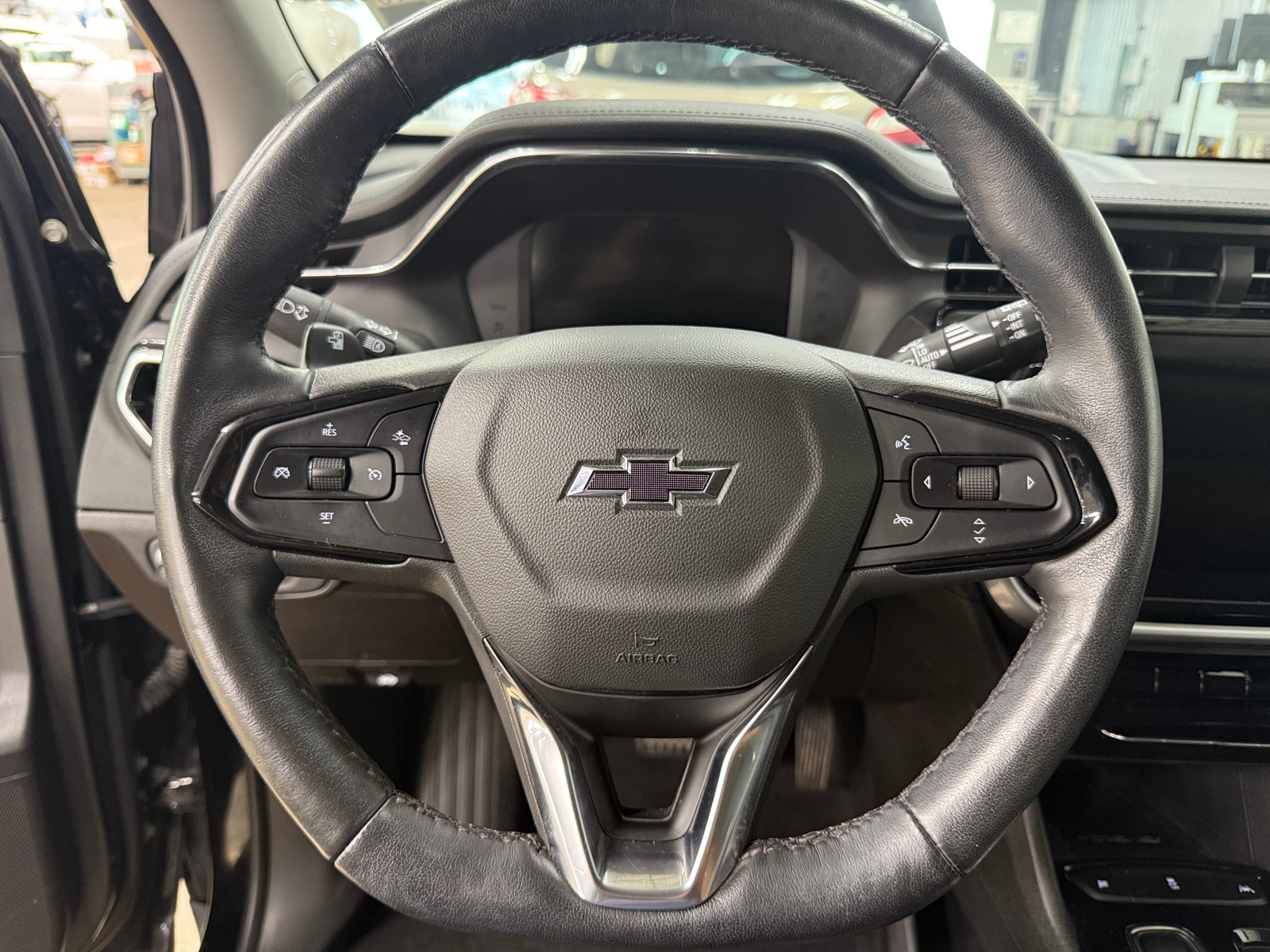Thumbnail: 2023 Chevrolet Bolt EUV - 4