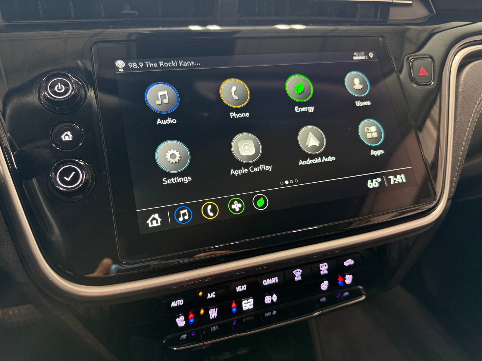 Thumbnail: 2023 Chevrolet Bolt EUV - 3