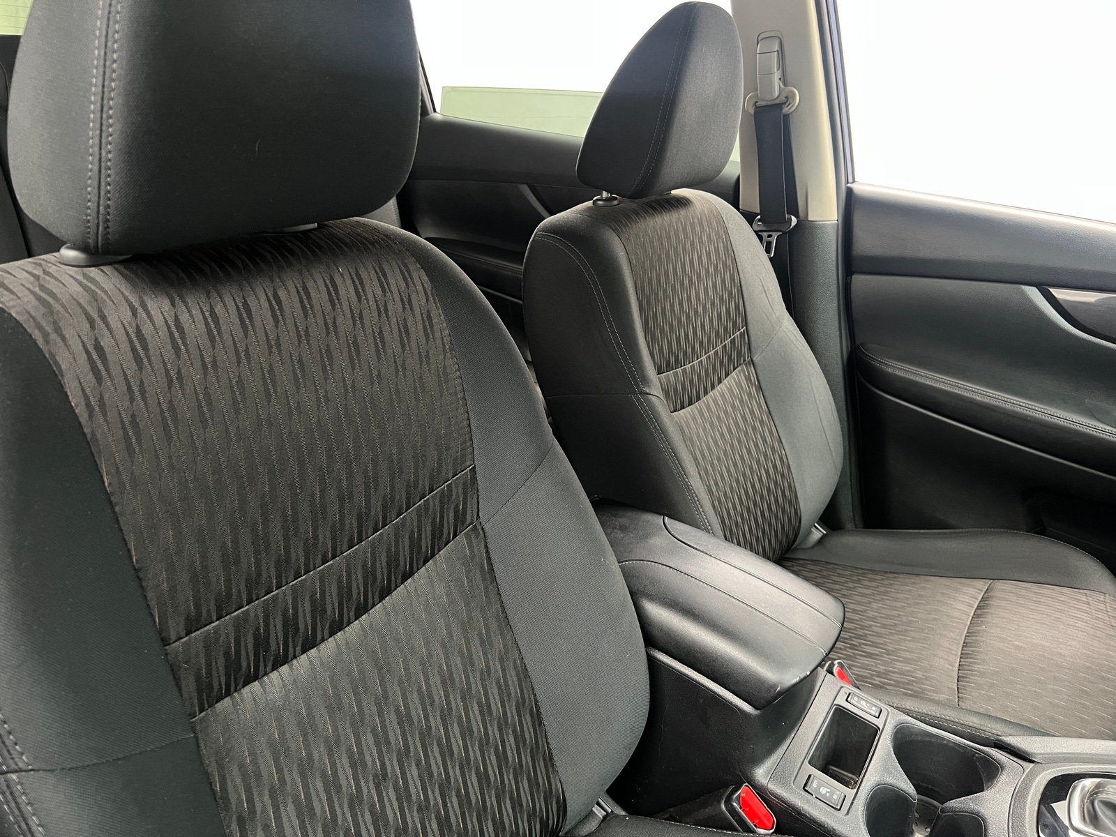 Thumbnail: 2019 Nissan Rogue - 2