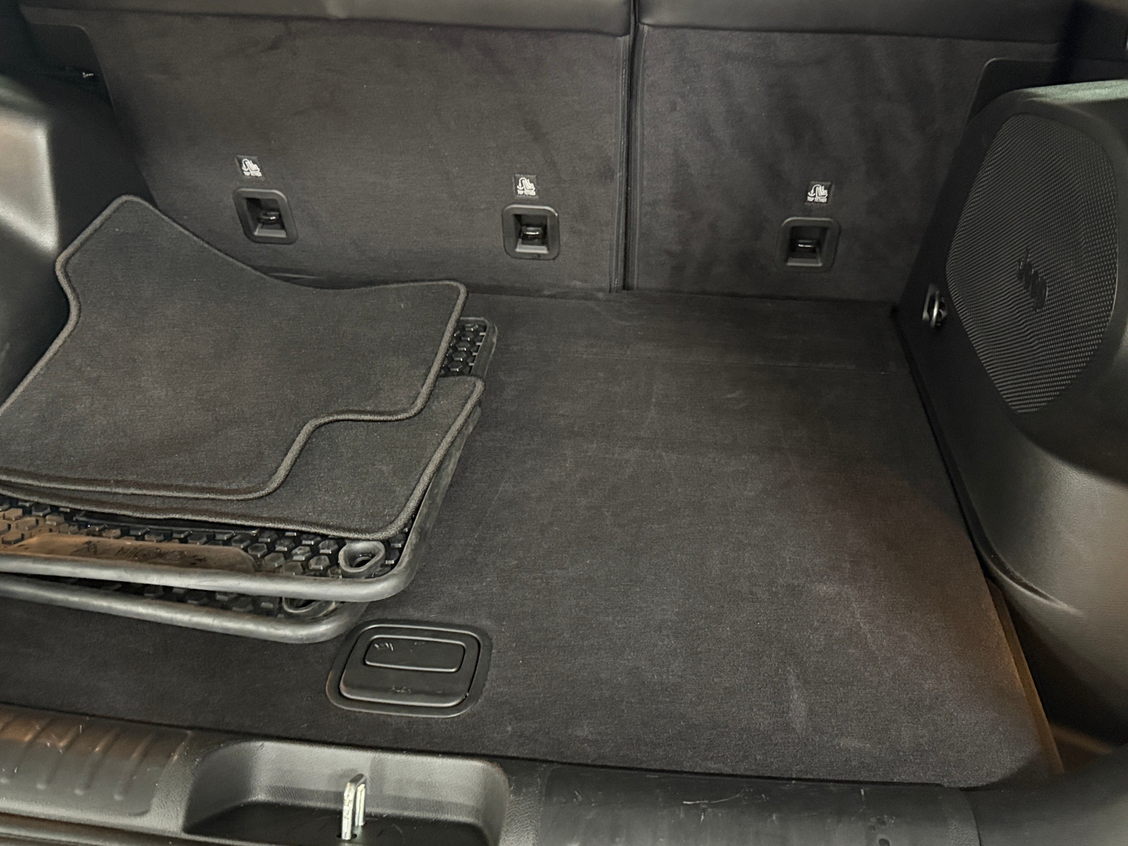 Thumbnail: 2019 Jeep Cherokee - 6