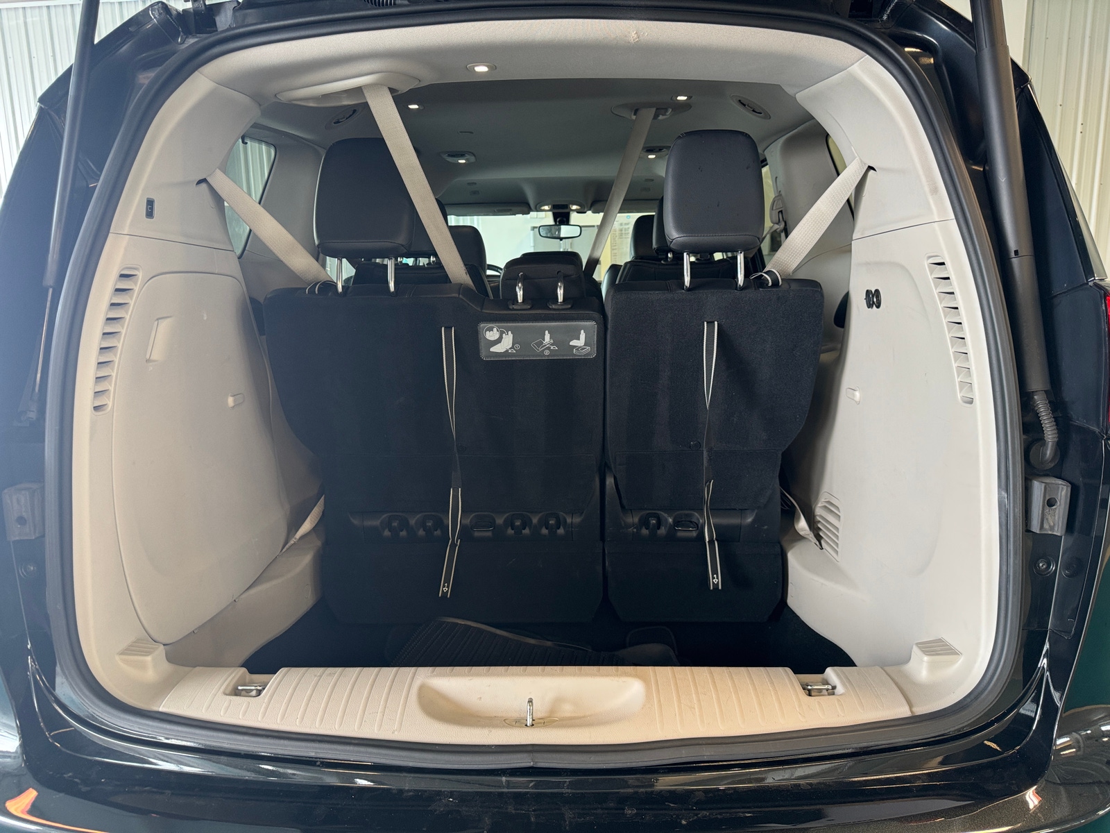 Thumbnail: 2018 Chrysler Pacifica - 6