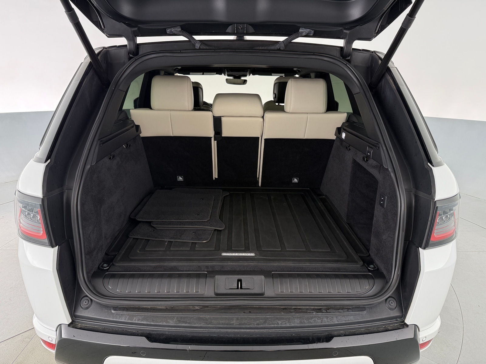 Thumbnail: 2021 Land Rover Range Rover Sport - 6