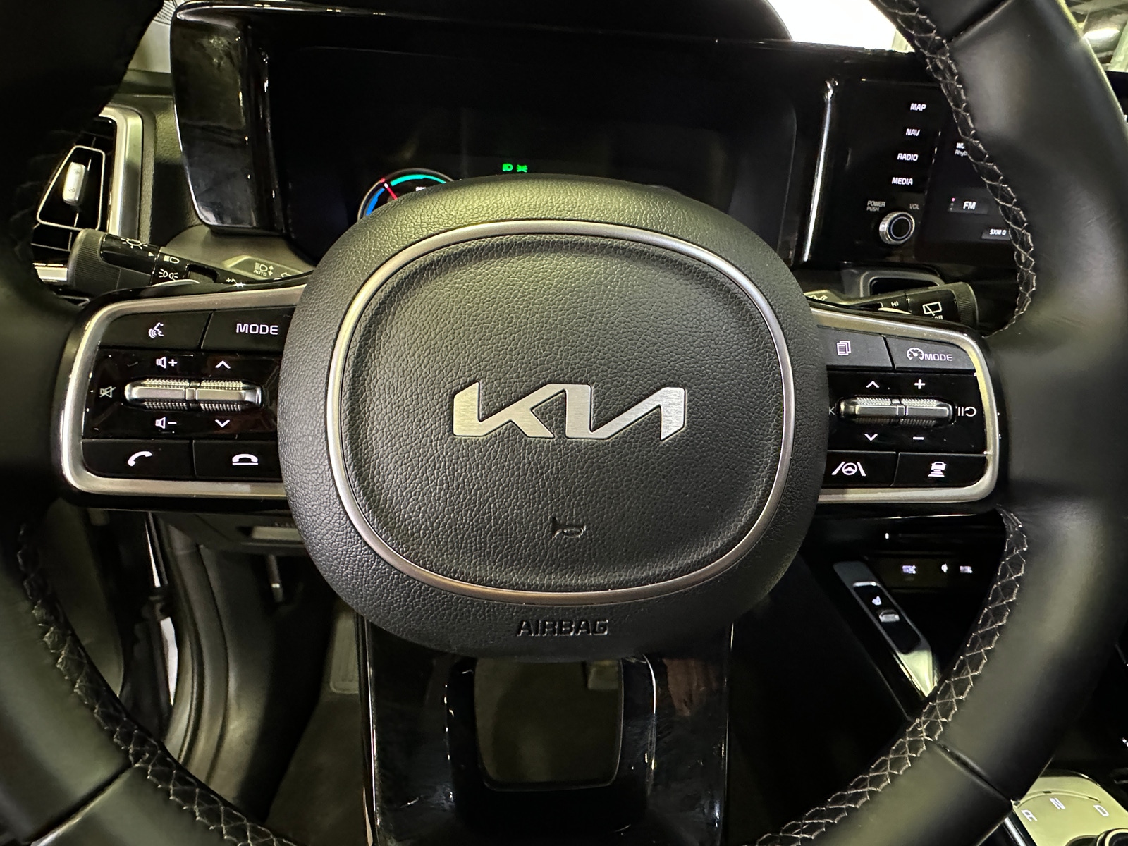 Thumbnail: 2022 Kia Sorento - 4