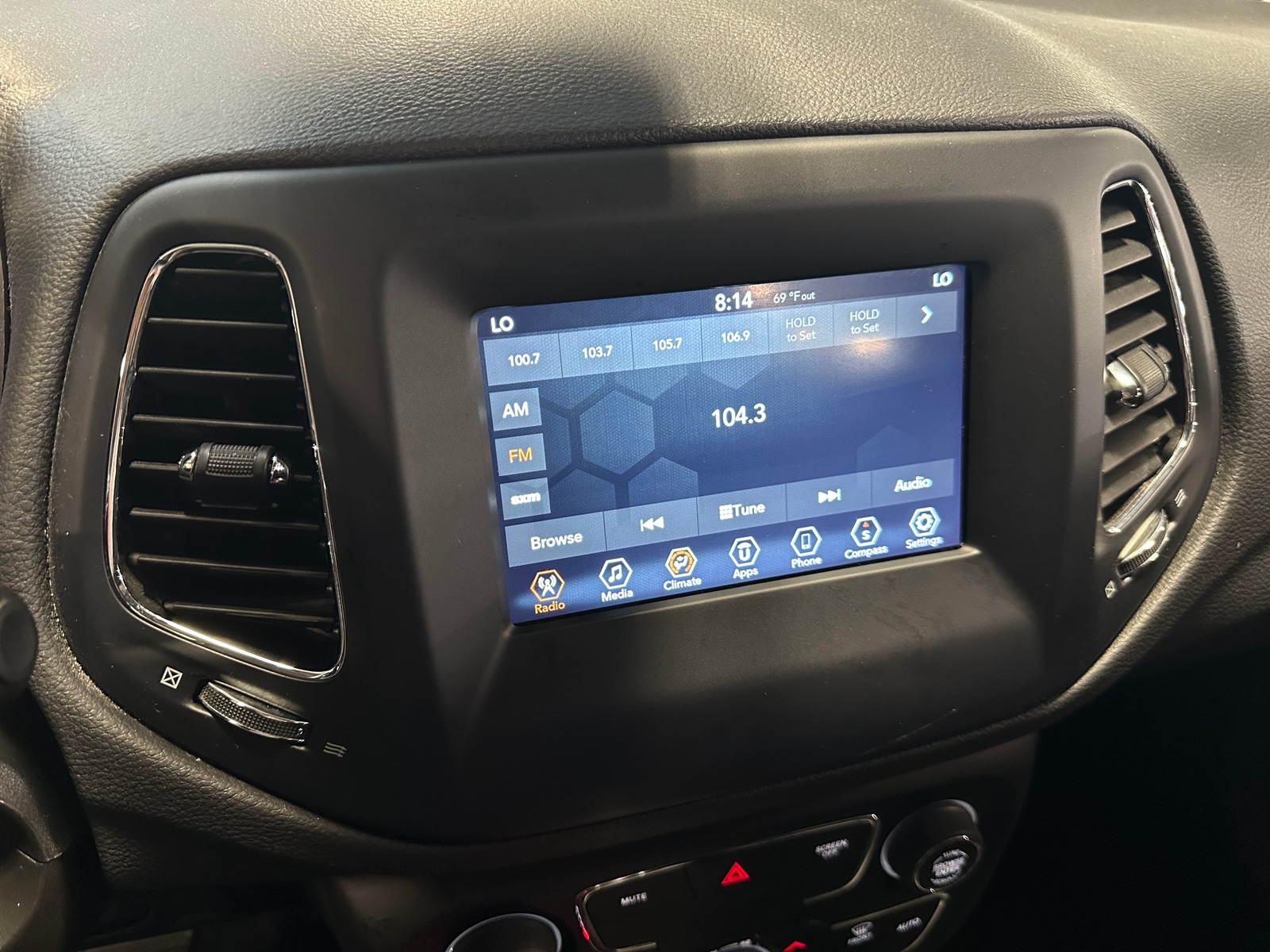 Thumbnail: 2021 Jeep Compass - 4