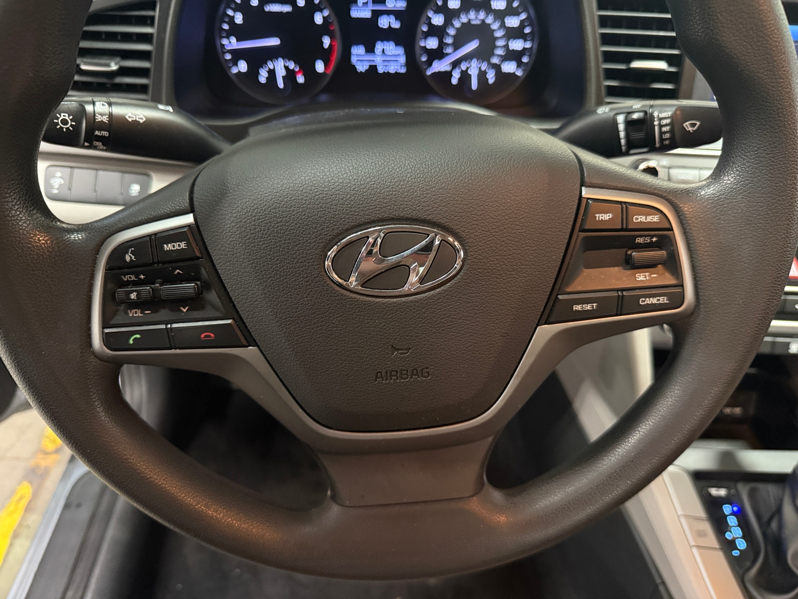 Thumbnail: 2017 Hyundai Elantra - 5