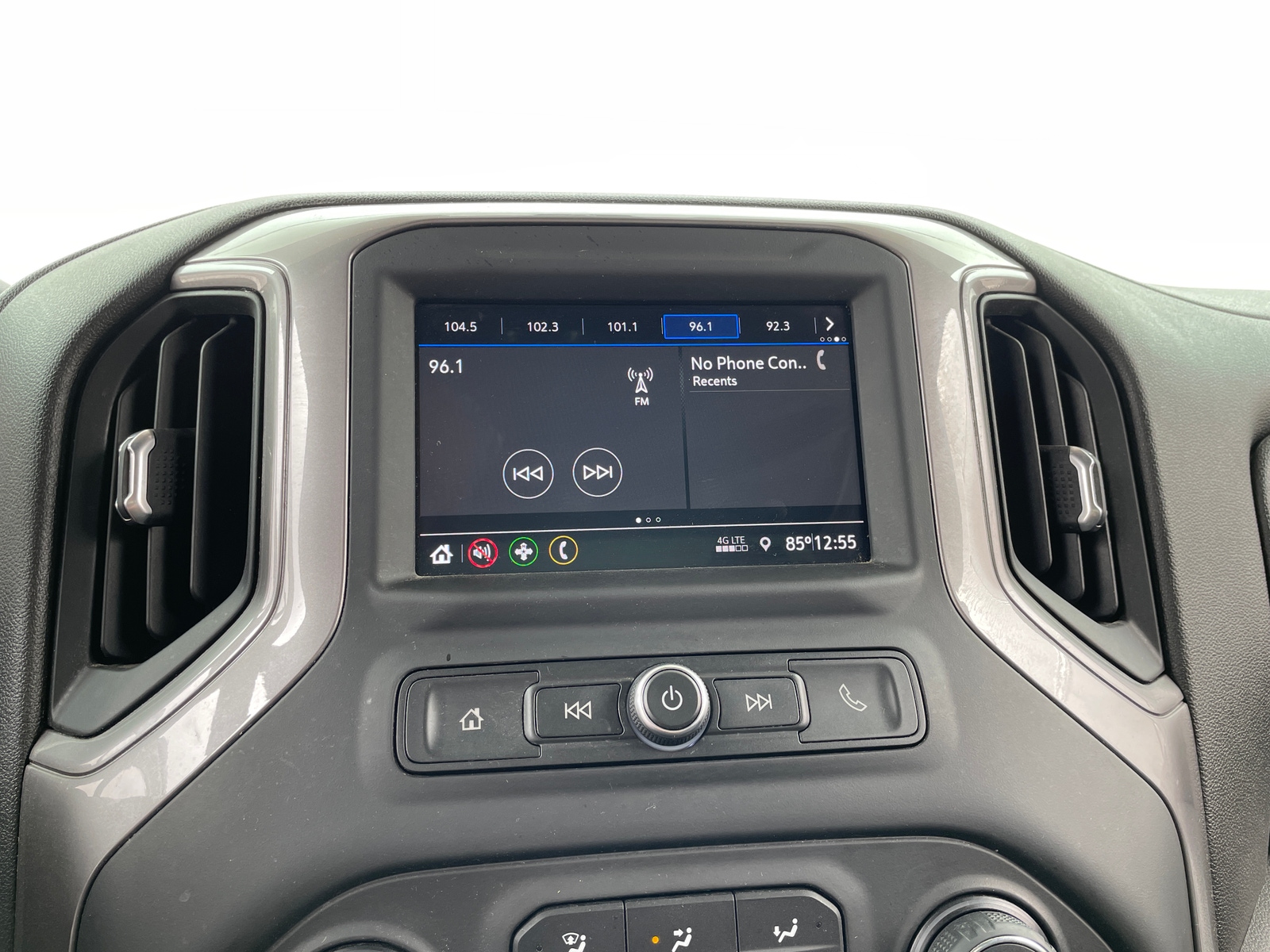 Thumbnail: 2020 Chevrolet Silverado 1500 - 4