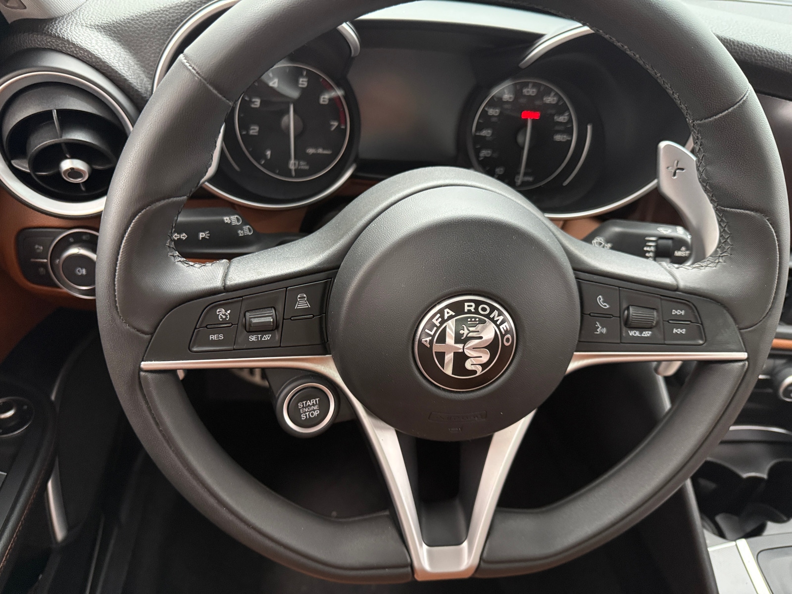 Thumbnail: 2017 Alfa Romeo Giulia - 4