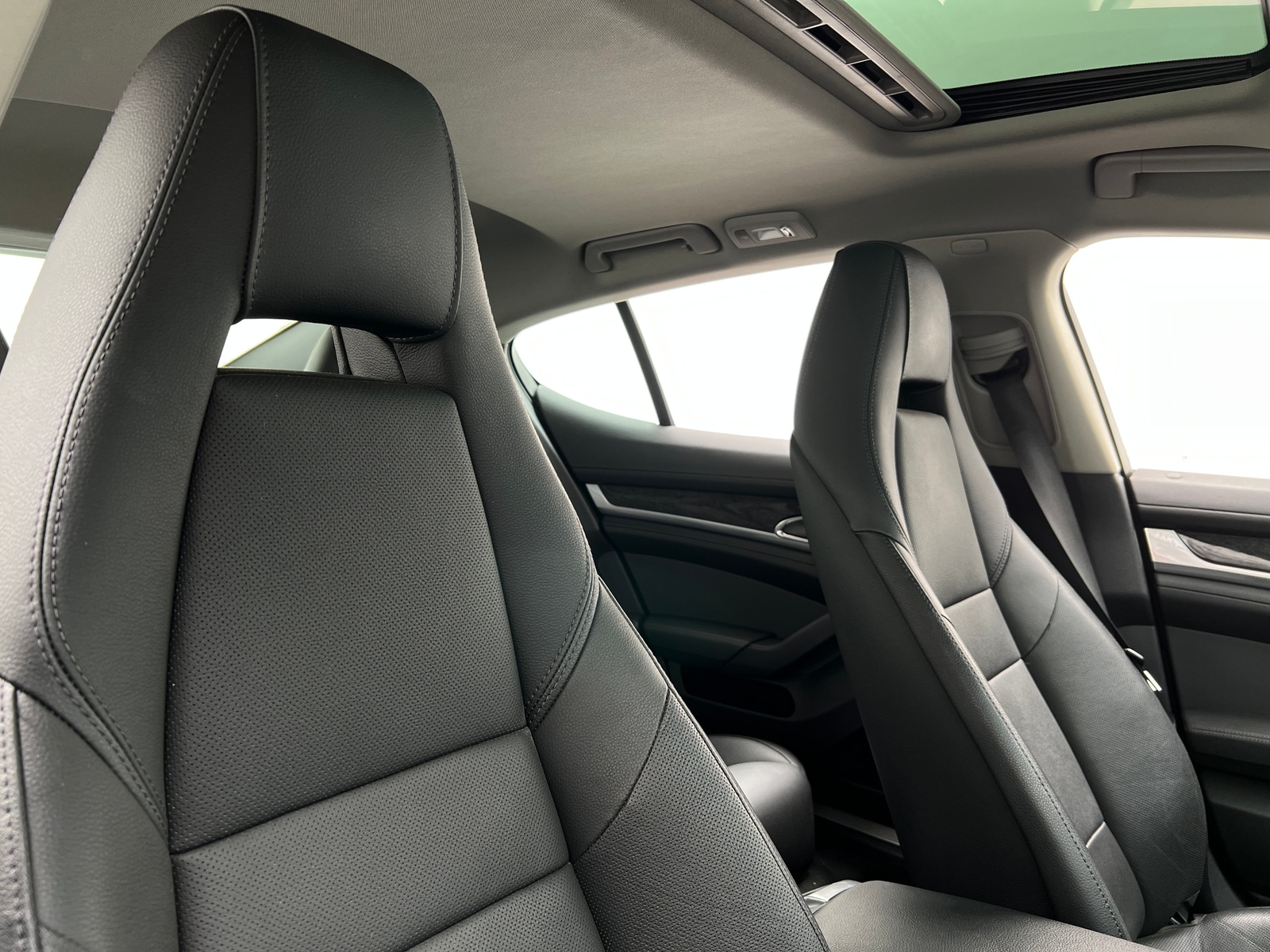 Thumbnail: 2010 Porsche Panamera - 2