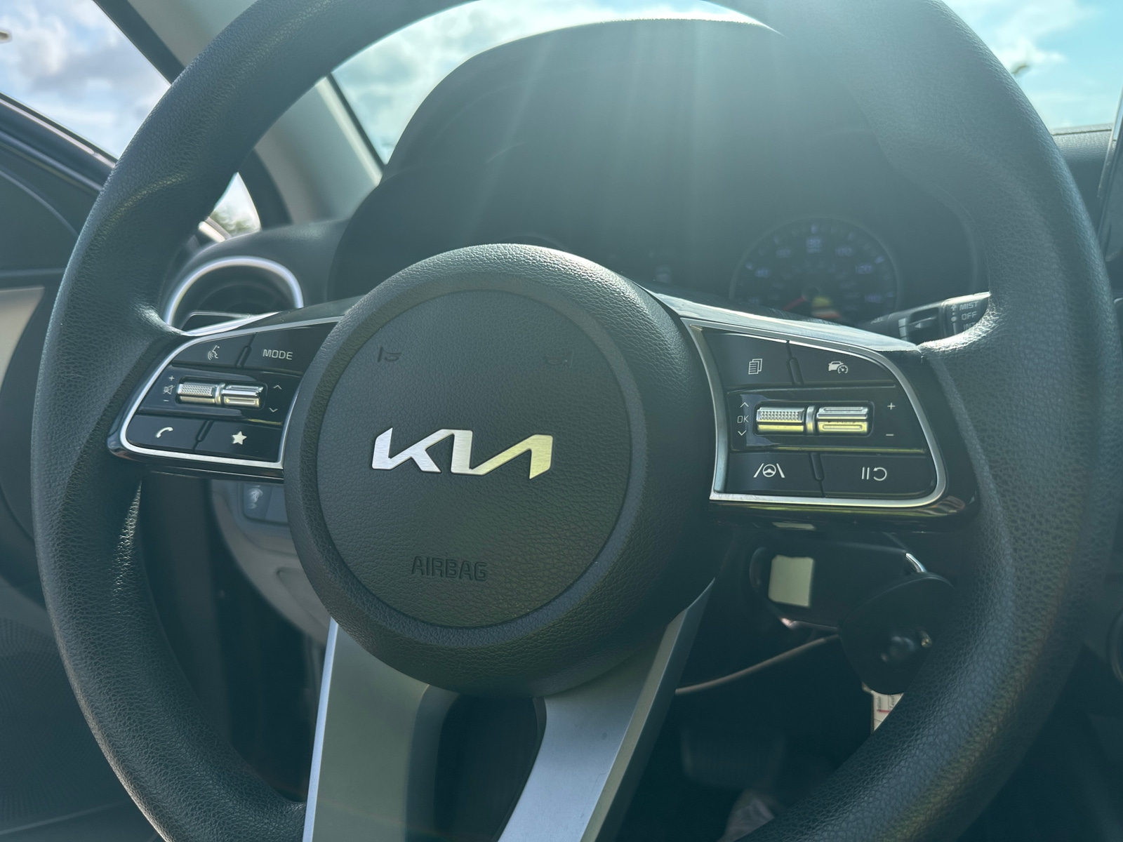 Thumbnail: 2023 Kia Forte - 5