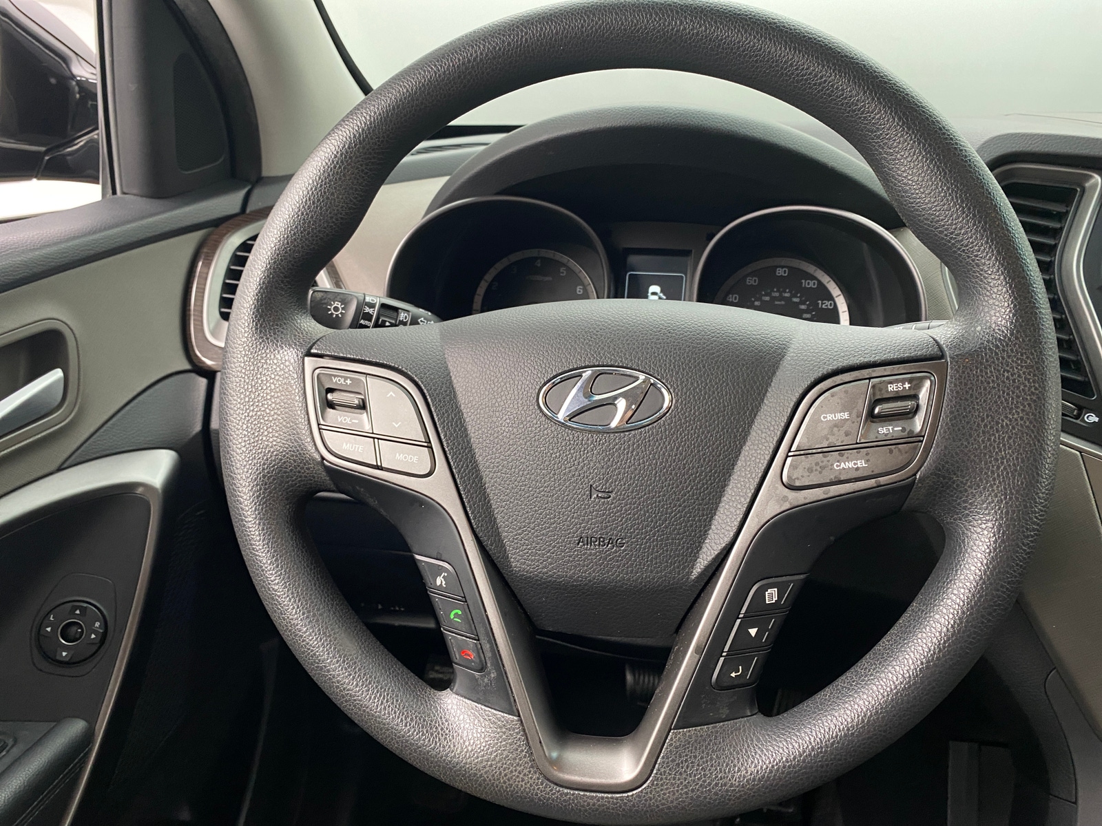 Thumbnail: 2017 Hyundai Santa Fe - 5