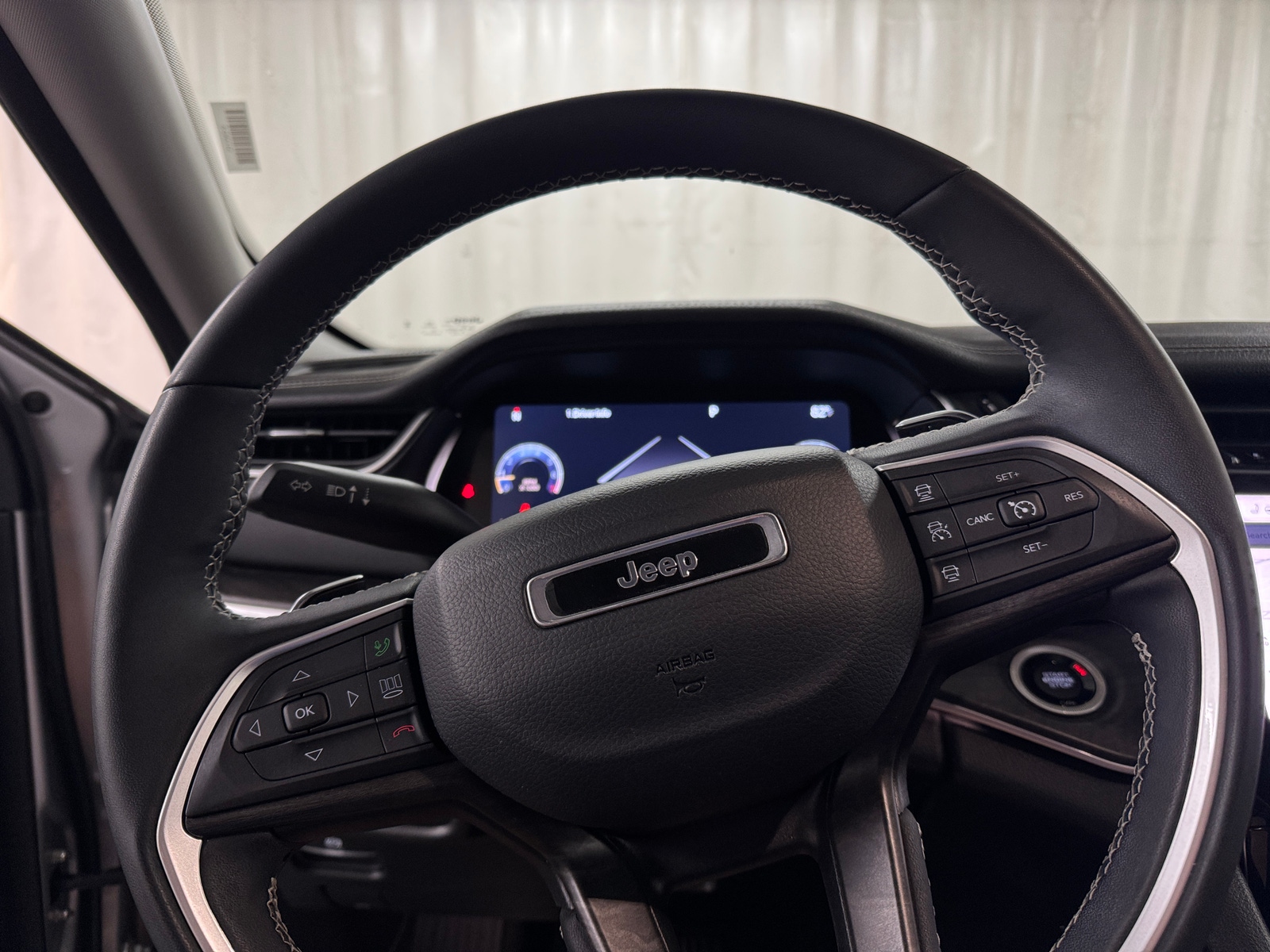 Thumbnail: 2023 Jeep Grand Cherokee - 4