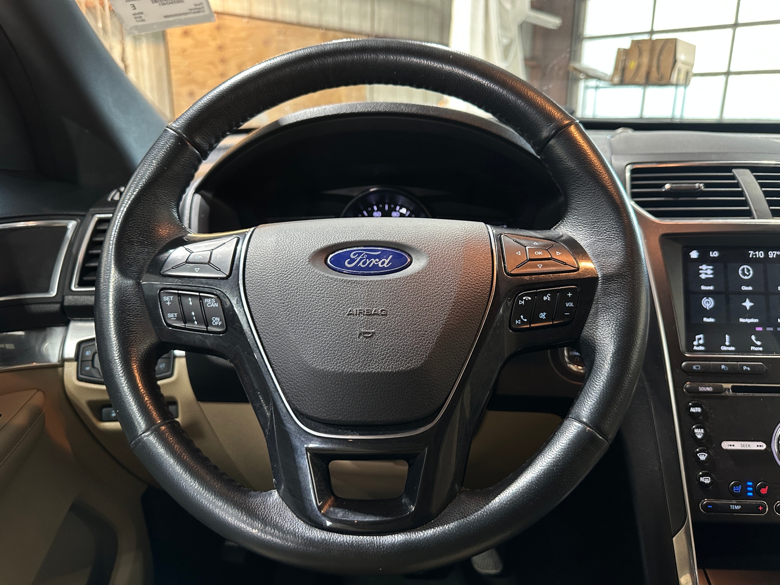 Thumbnail: 2017 Ford Explorer - 4