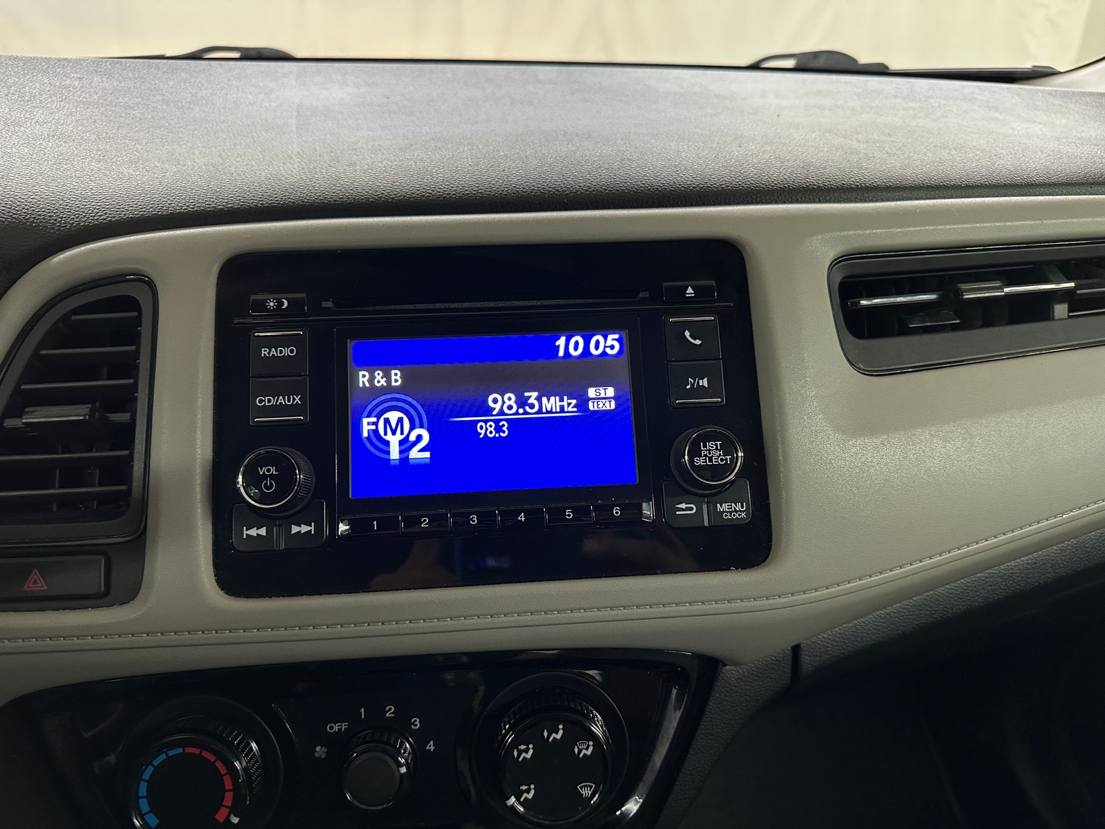 Thumbnail: 2016 Honda HR-V - 4