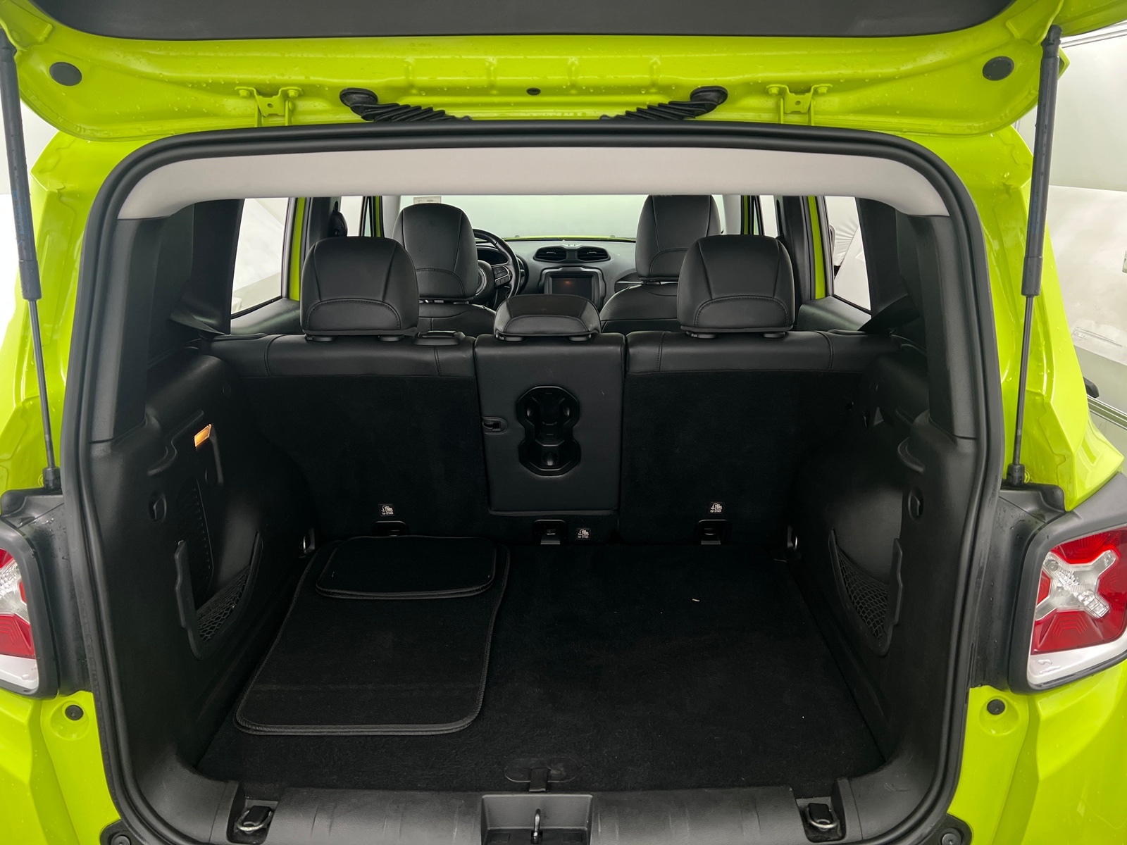Thumbnail: 2018 Jeep Renegade - 6