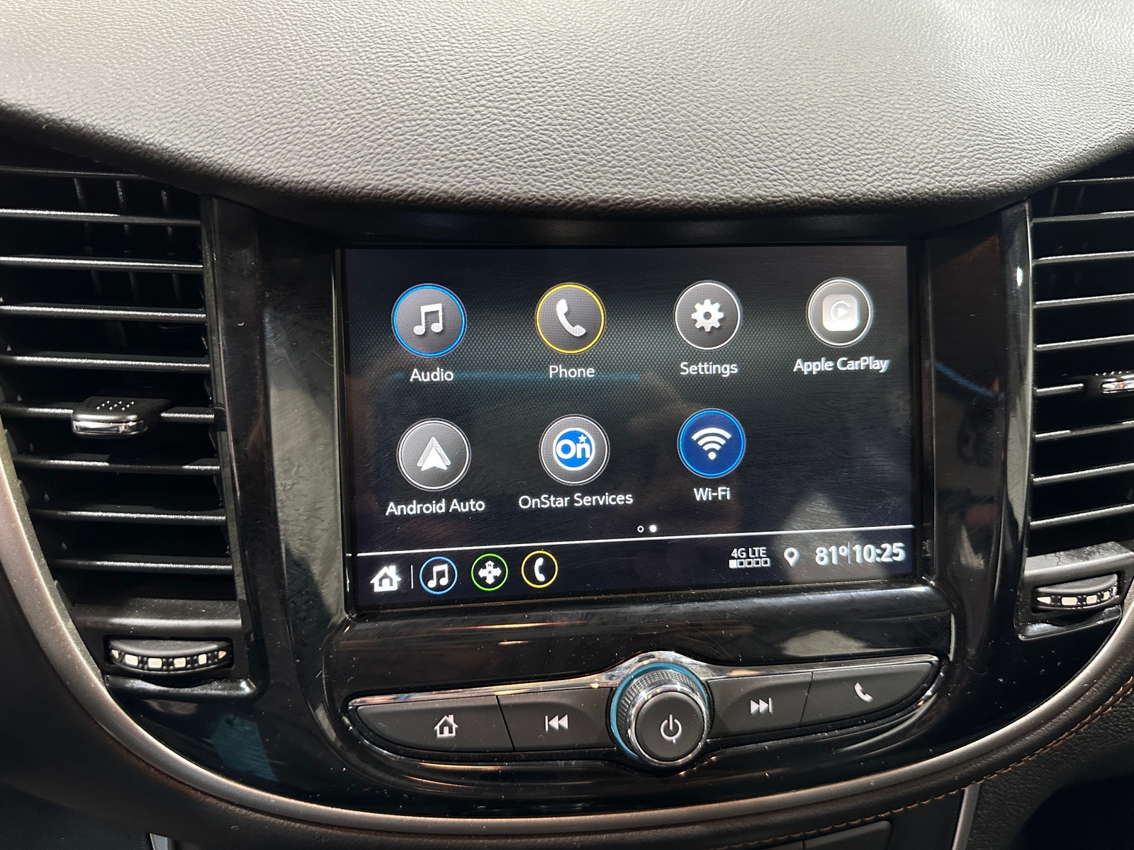 Thumbnail: 2019 Chevrolet Trax - 4