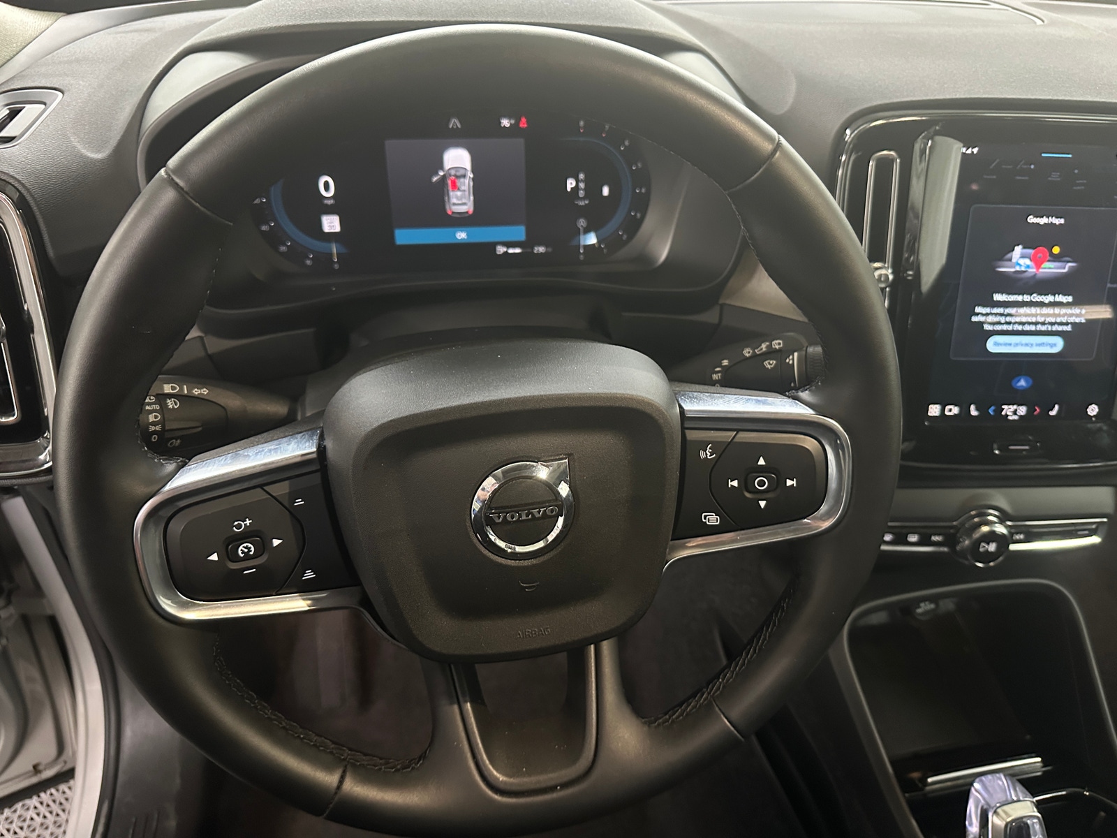 Thumbnail: 2025 Volvo XC40 - 4