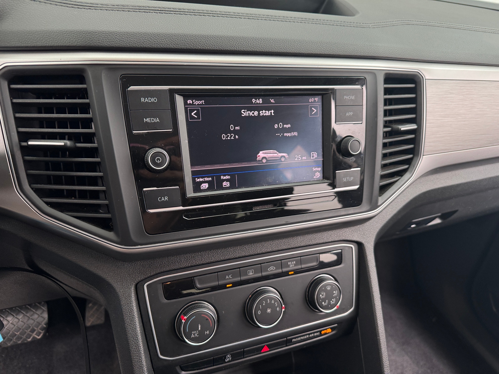 Thumbnail: 2018 Volkswagen Atlas - 4