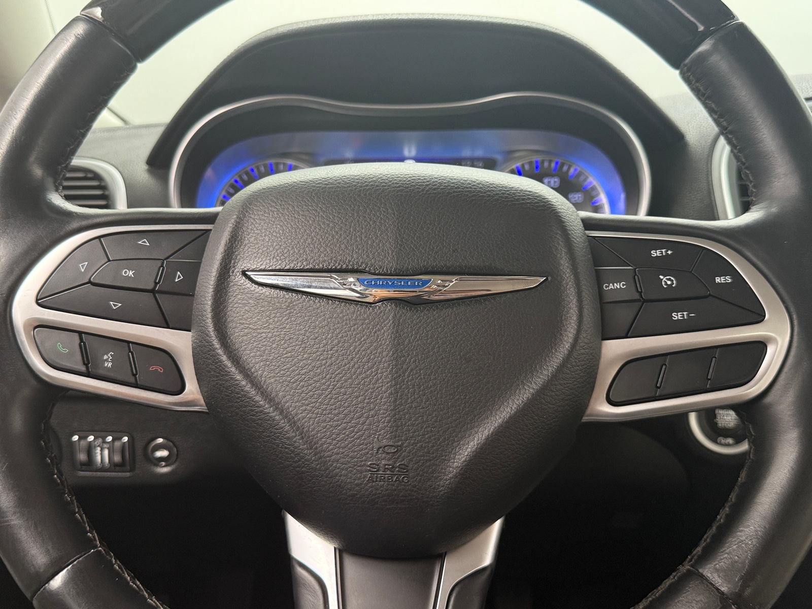 Thumbnail: 2018 Chrysler 300 - 4