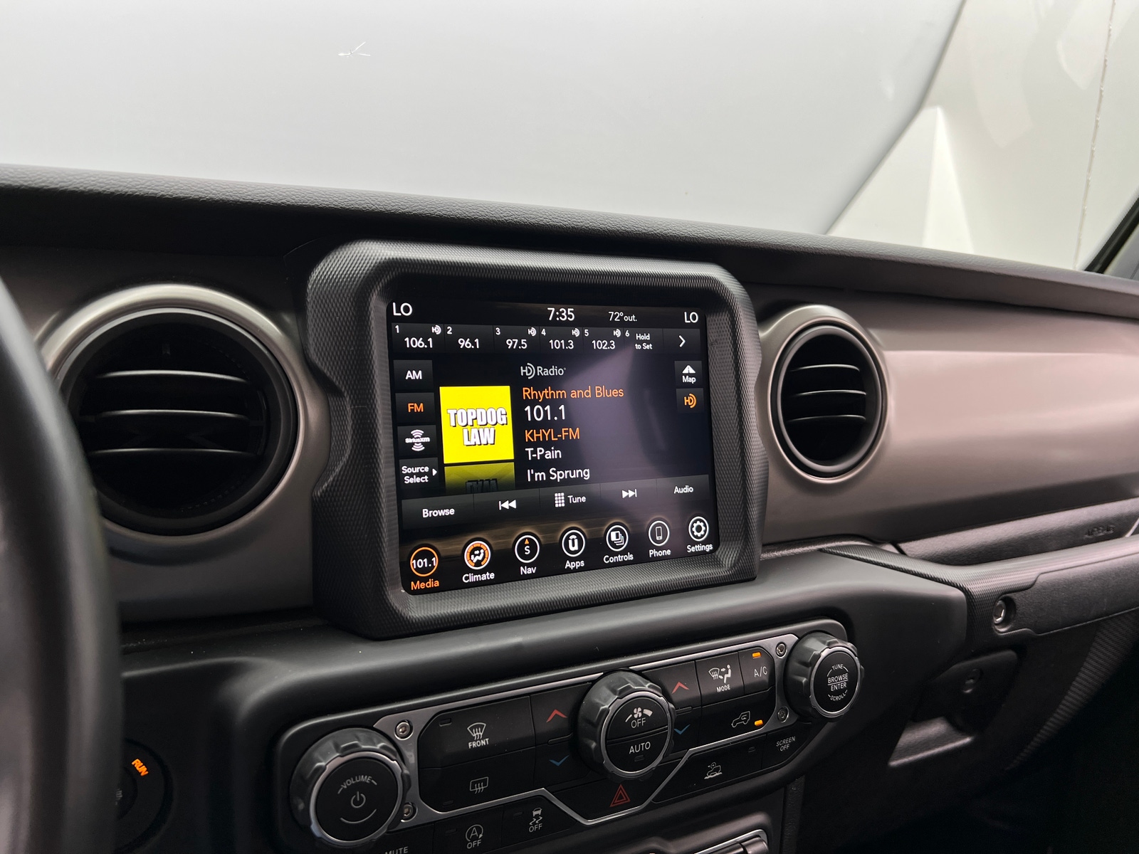 Thumbnail: 2021 Jeep Gladiator - 4