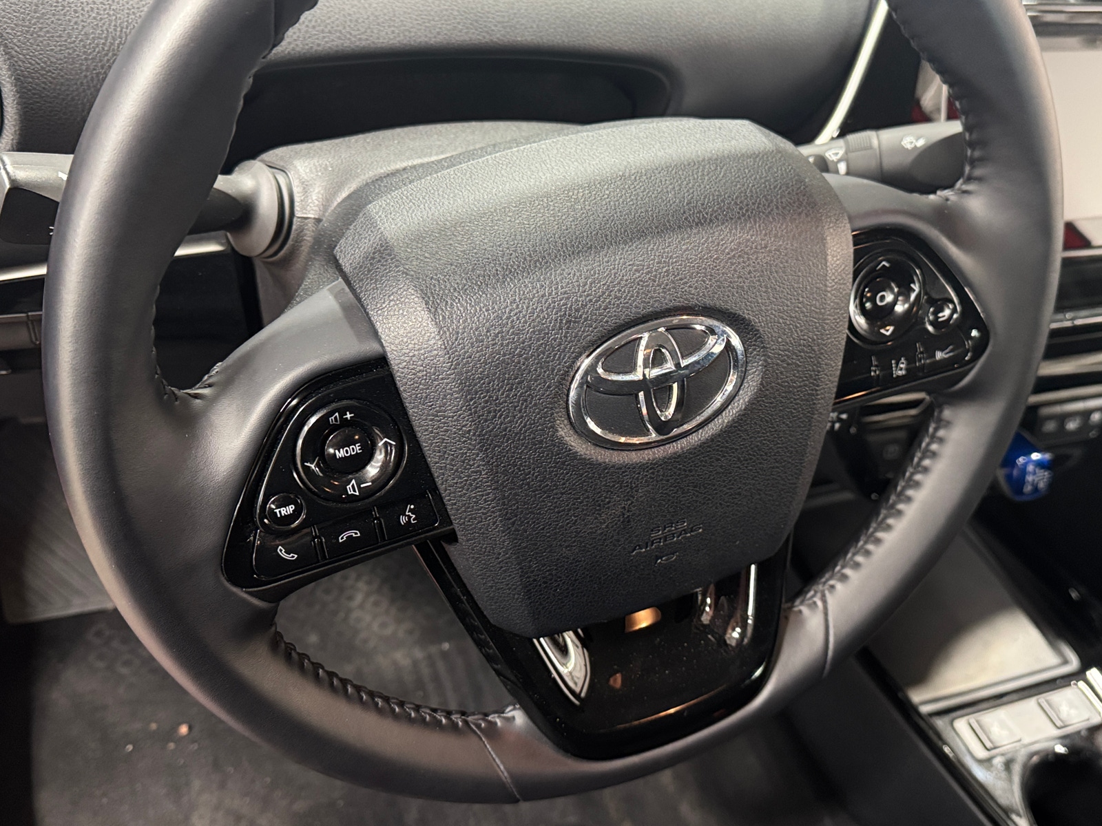 Thumbnail: 2022 Toyota Prius Prime - 5