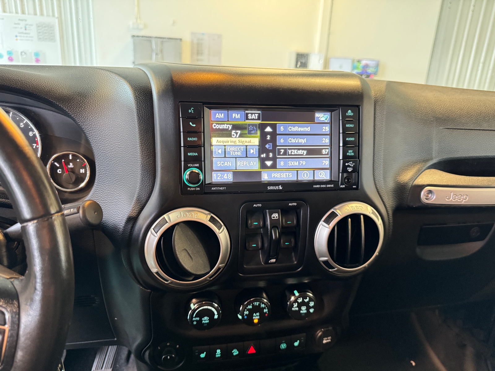 Thumbnail: 2016 Jeep Wrangler - 3