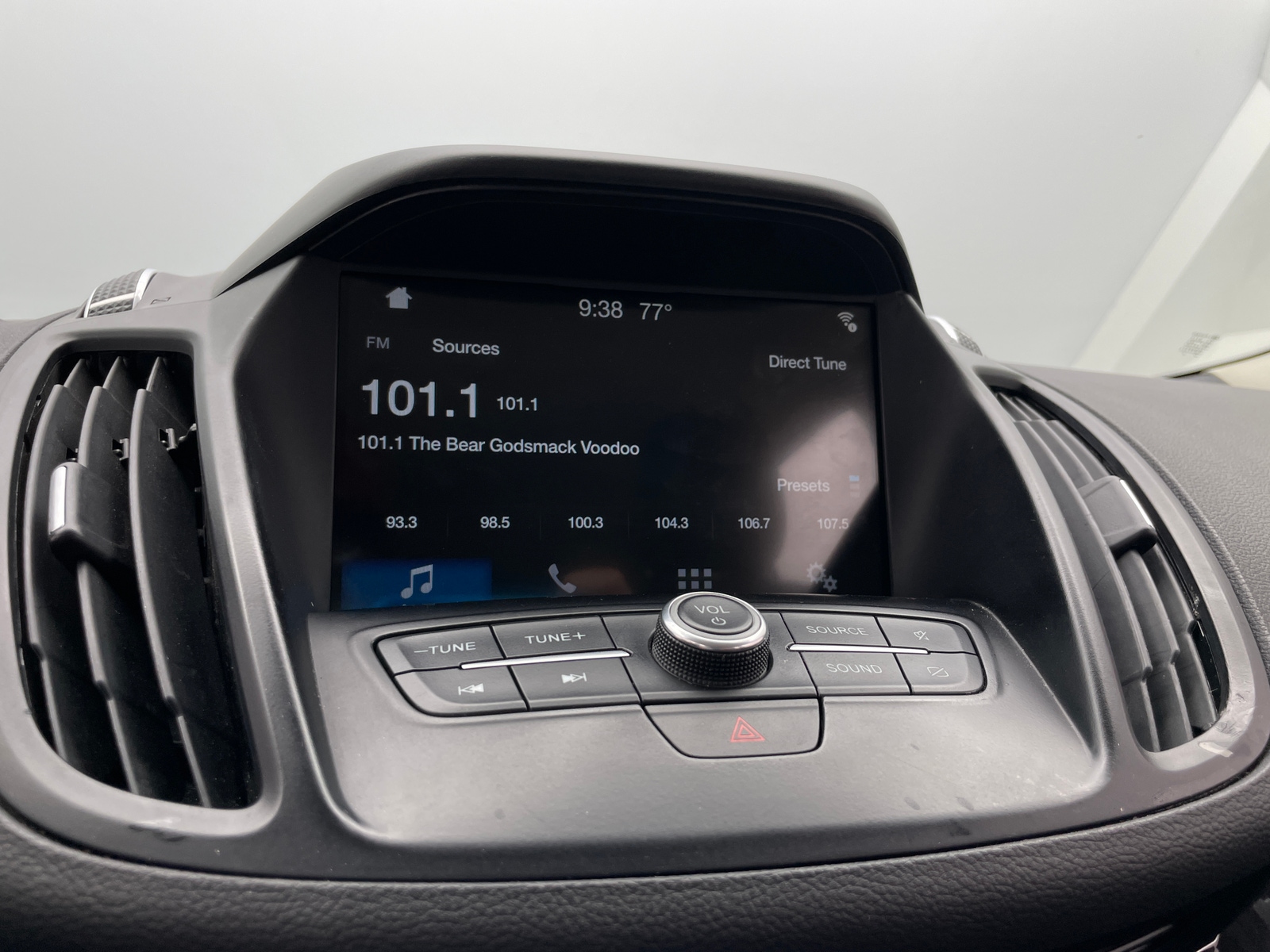 Thumbnail: 2019 Ford Escape - 4