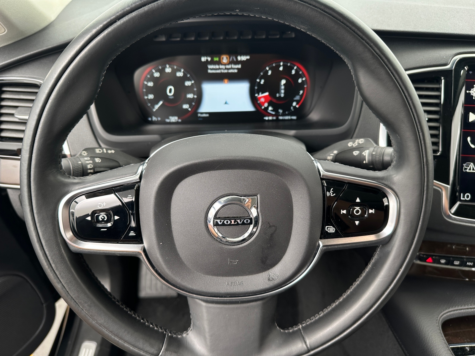 Thumbnail: 2016 Volvo XC90 - 4
