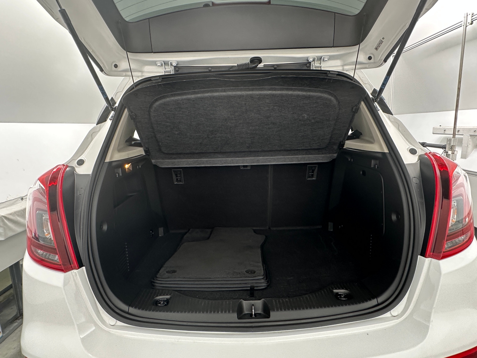 Thumbnail: 2019 Buick Encore - 6