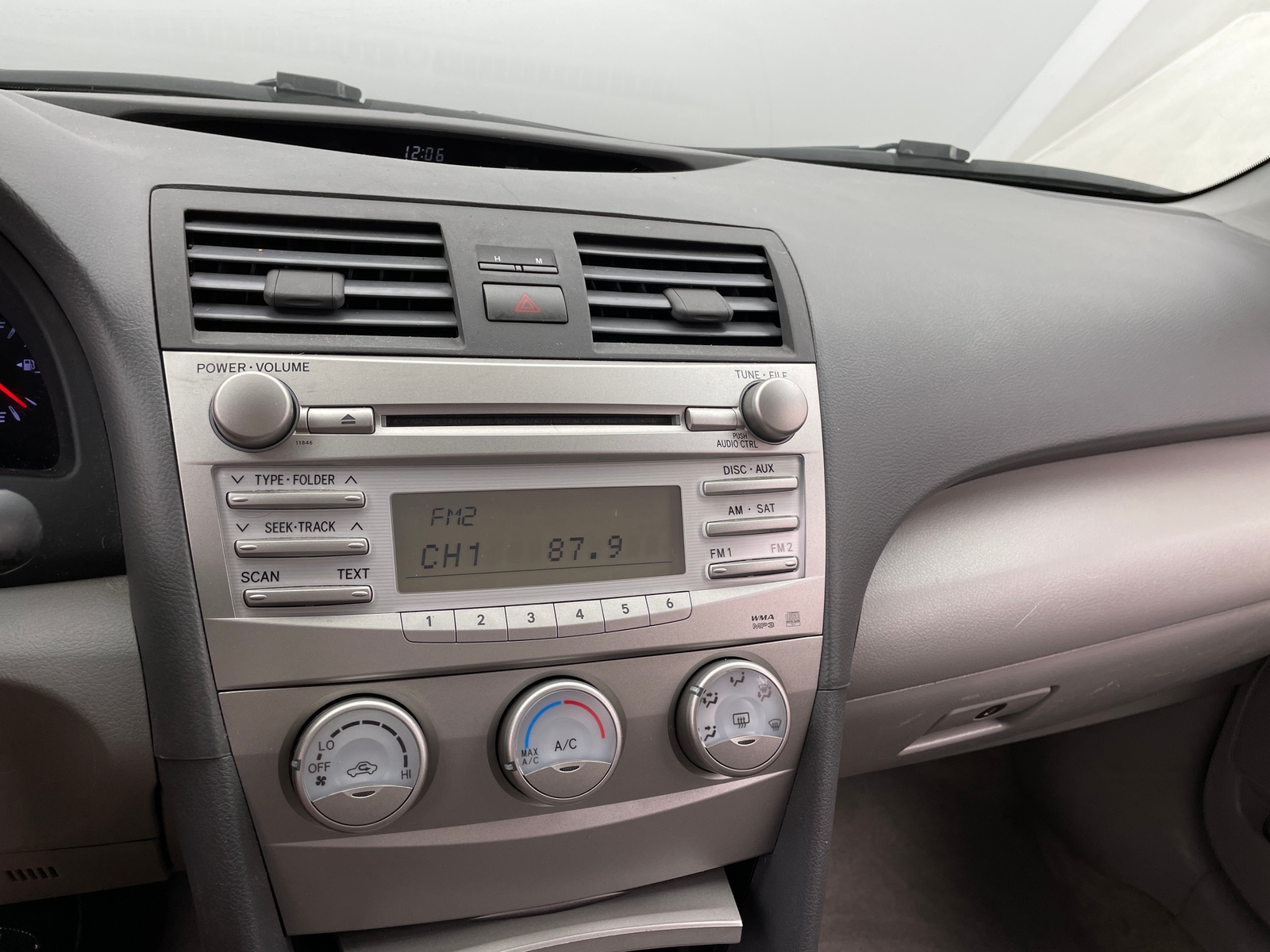 Thumbnail: 2011 Toyota Camry - 4