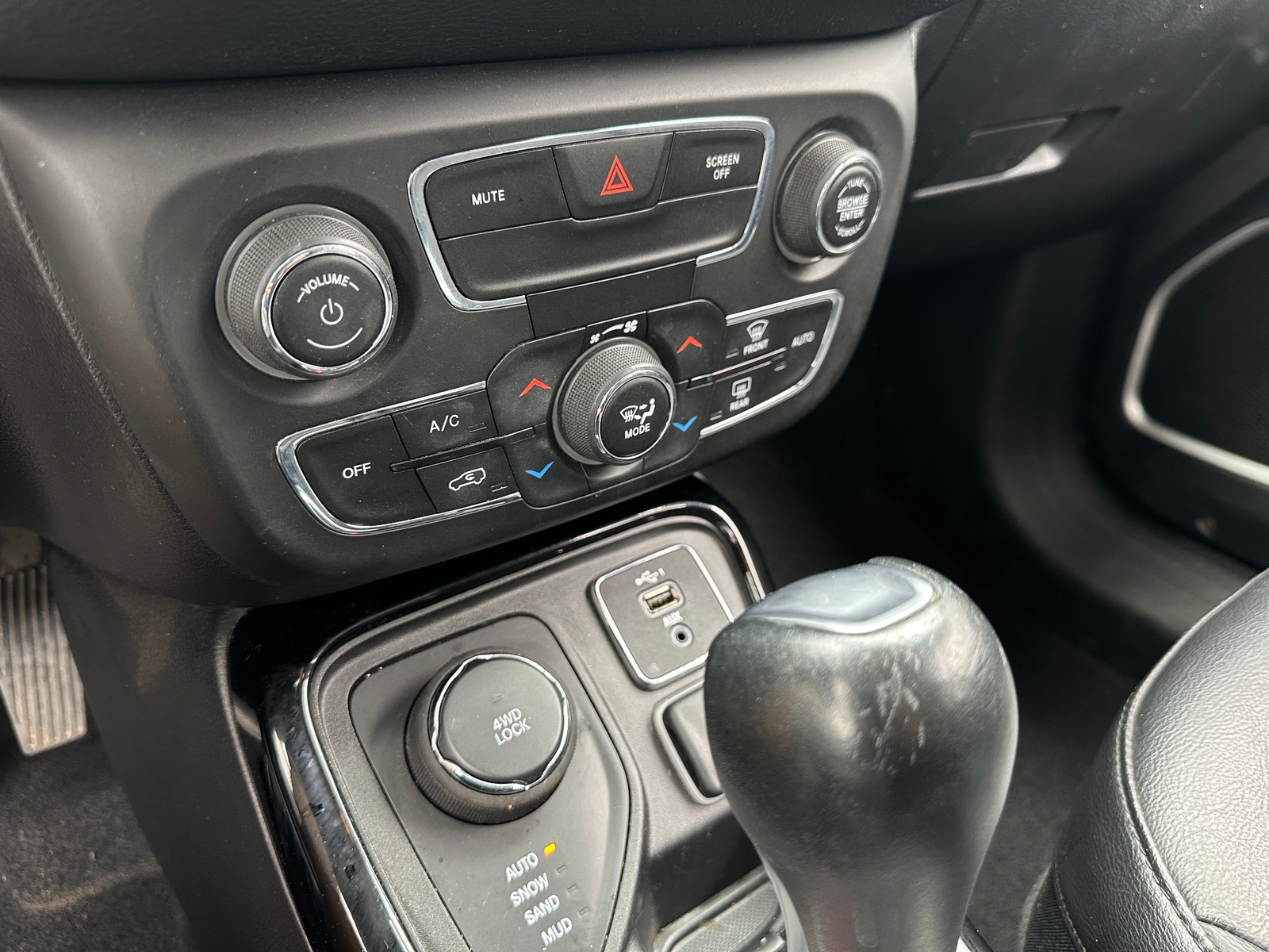Thumbnail: 2020 Jeep Compass - 4