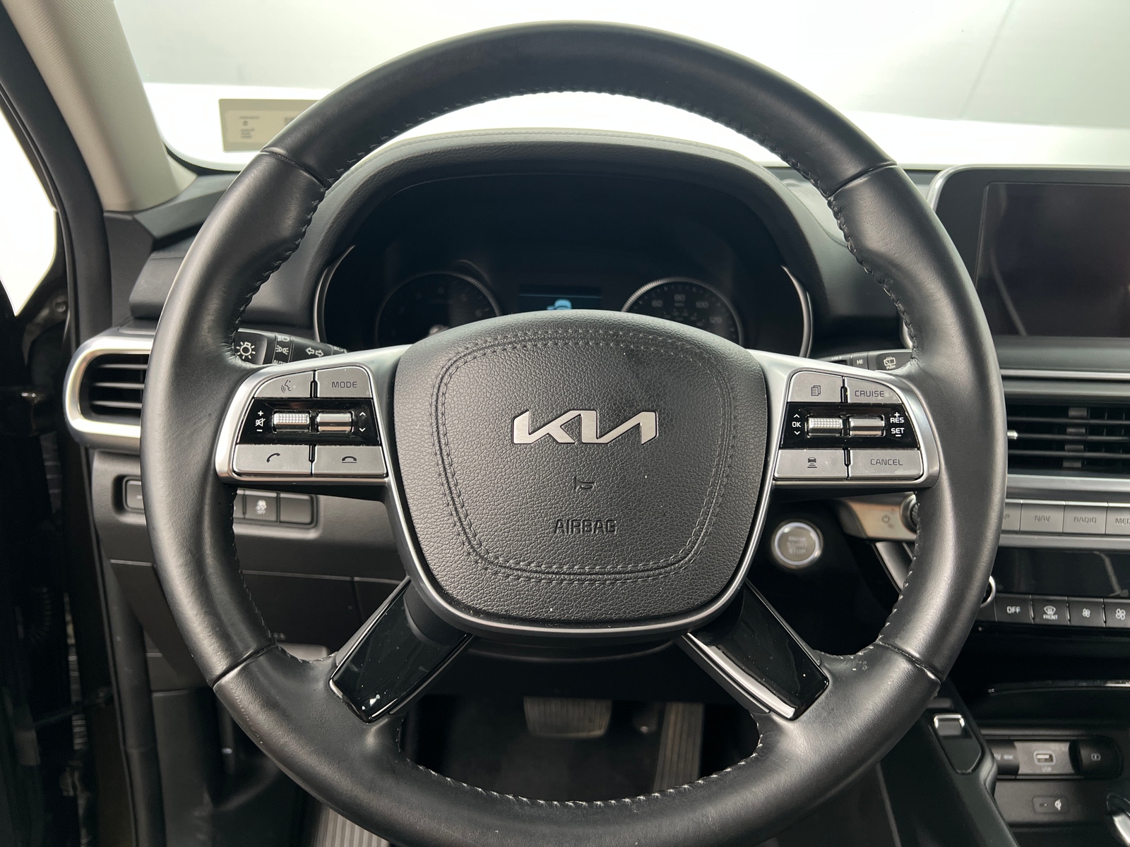 Thumbnail: 2022 Kia Telluride - 4