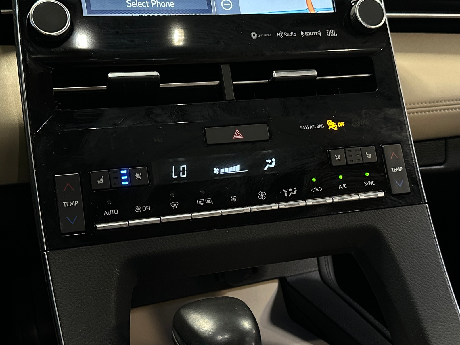 Thumbnail: 2019 Toyota Avalon - 3