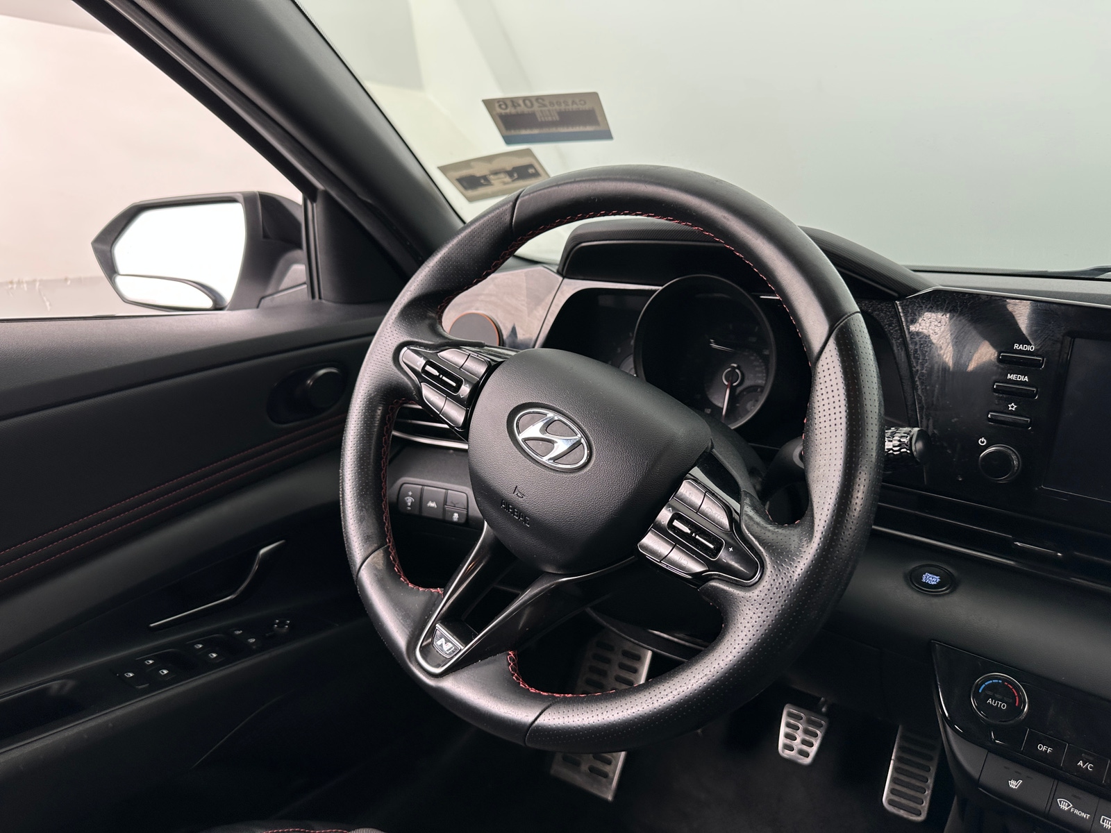 Thumbnail: 2022 Hyundai Elantra - 4