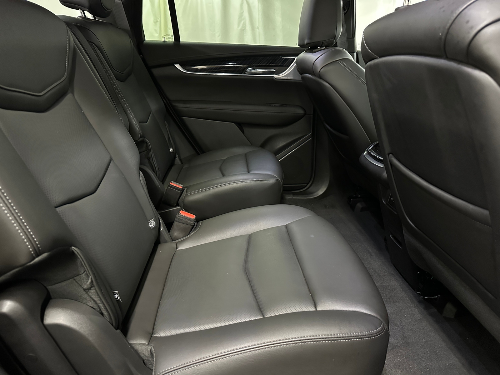 Thumbnail: 2025 Cadillac XT6 - 5