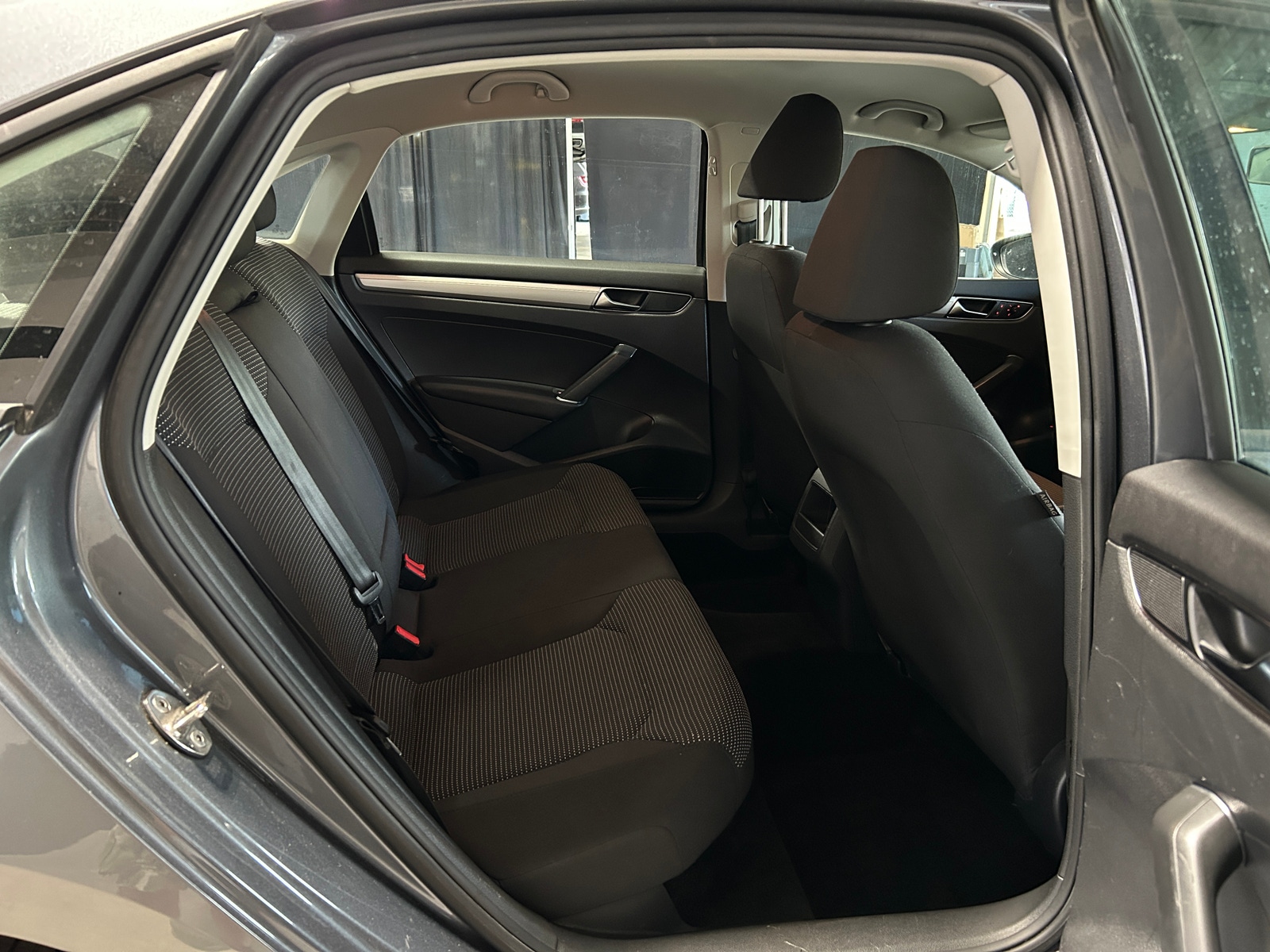 Thumbnail: 2018 Volkswagen Passat - 6