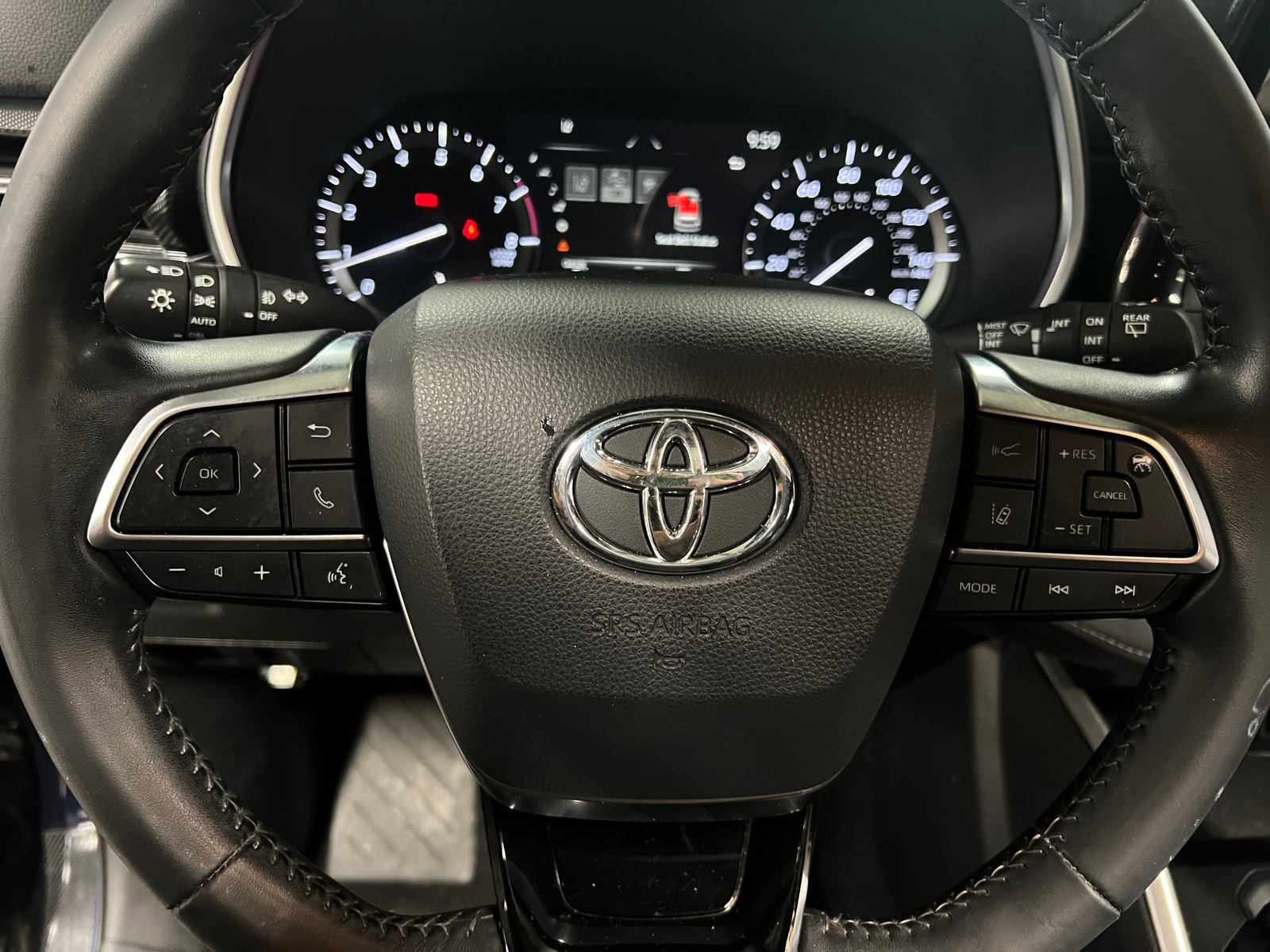 Thumbnail: 2021 Toyota Highlander - 4