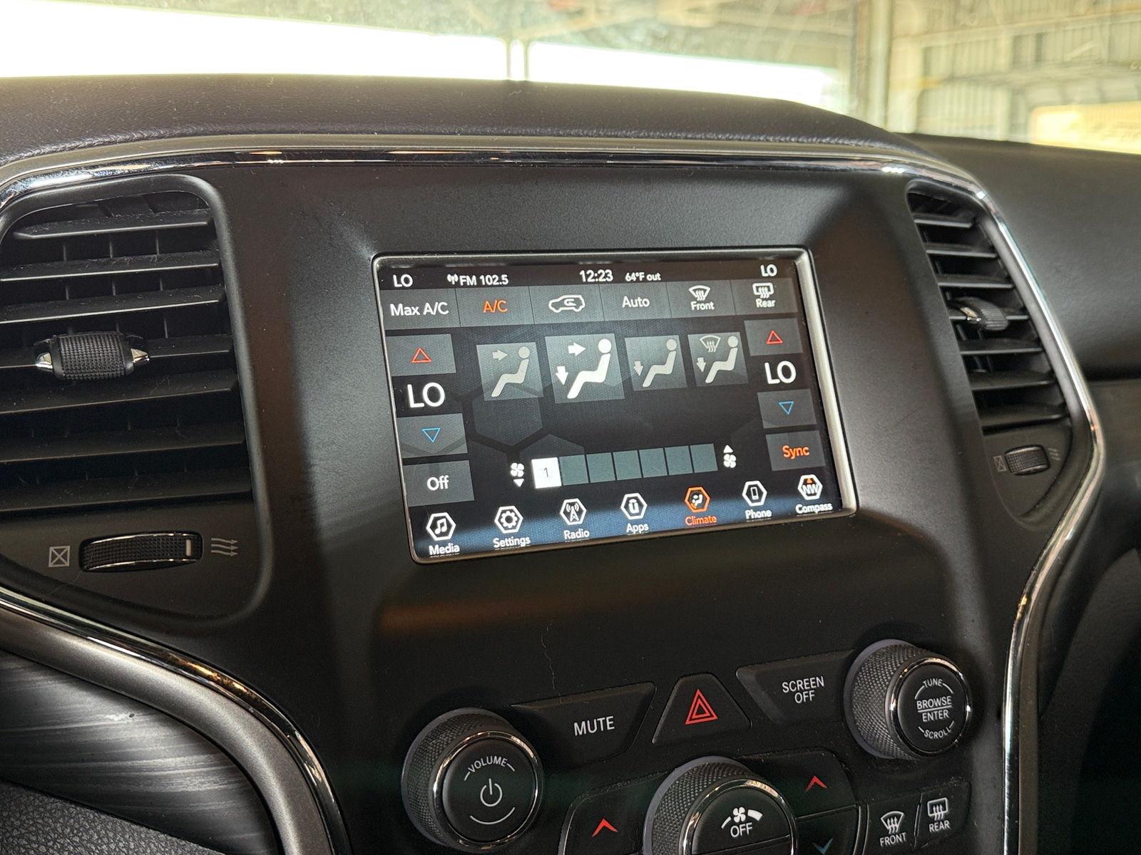 Thumbnail: 2019 Jeep Grand Cherokee - 4