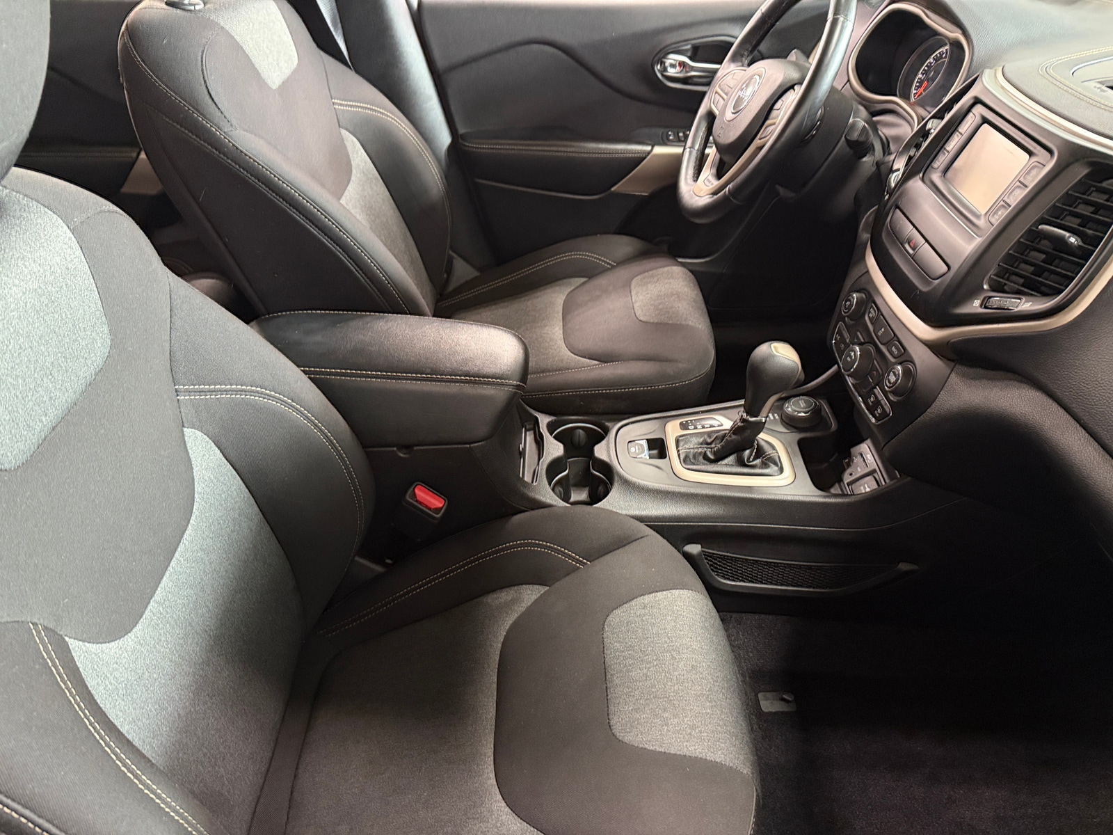 Thumbnail: 2017 Jeep Cherokee - 2