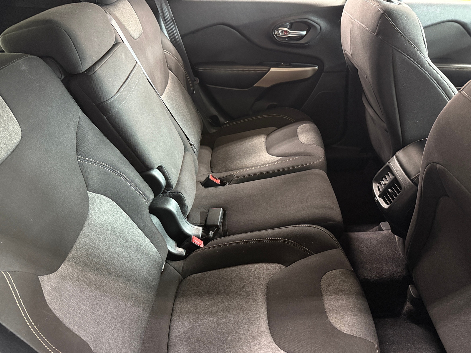 Thumbnail: 2017 Jeep Cherokee - 6