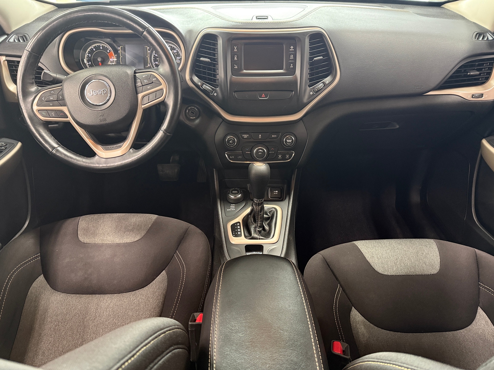 Thumbnail: 2017 Jeep Cherokee - 3